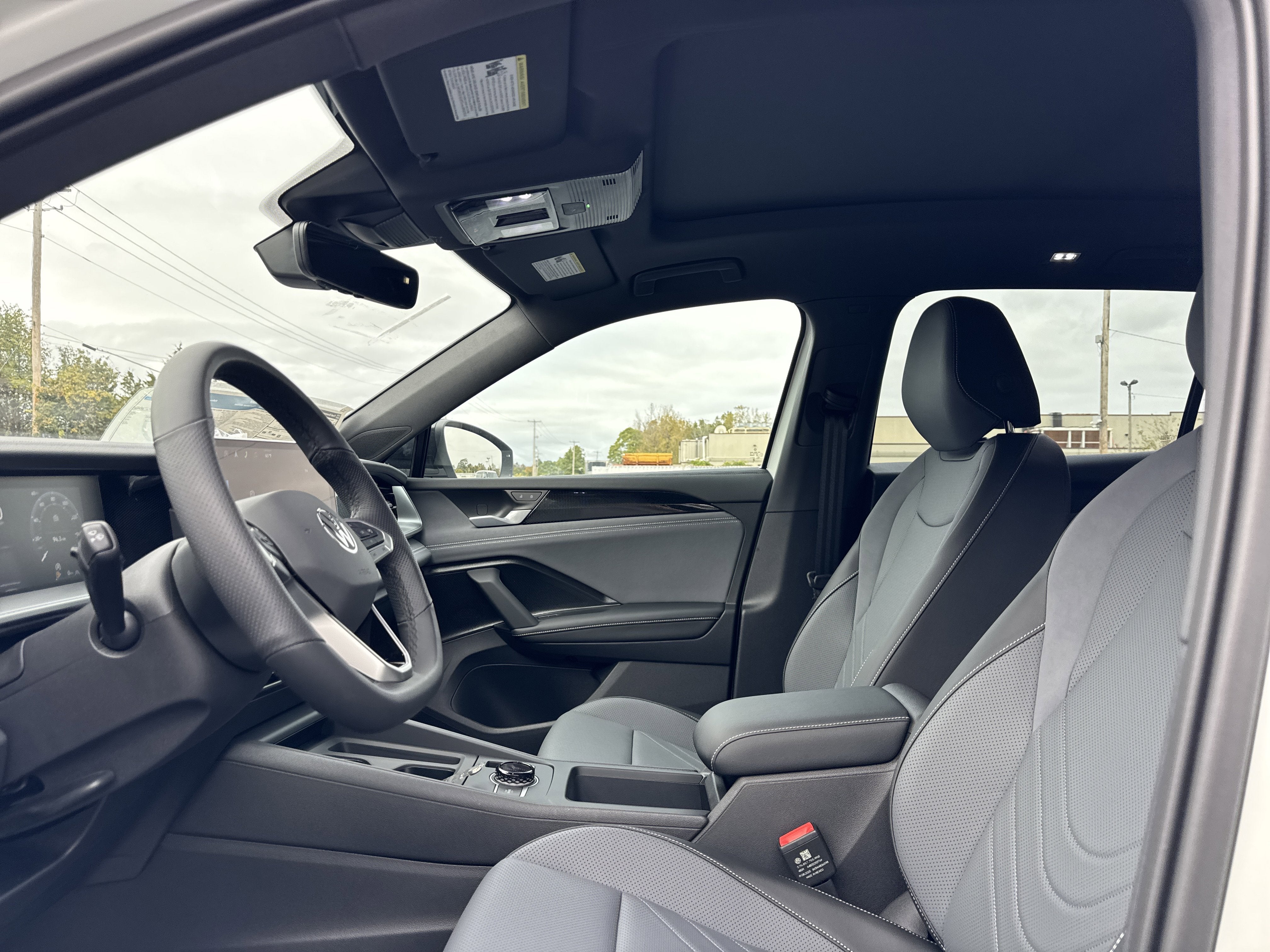 2025 Volkswagen Tiguan 2.0T SE R-Line Black