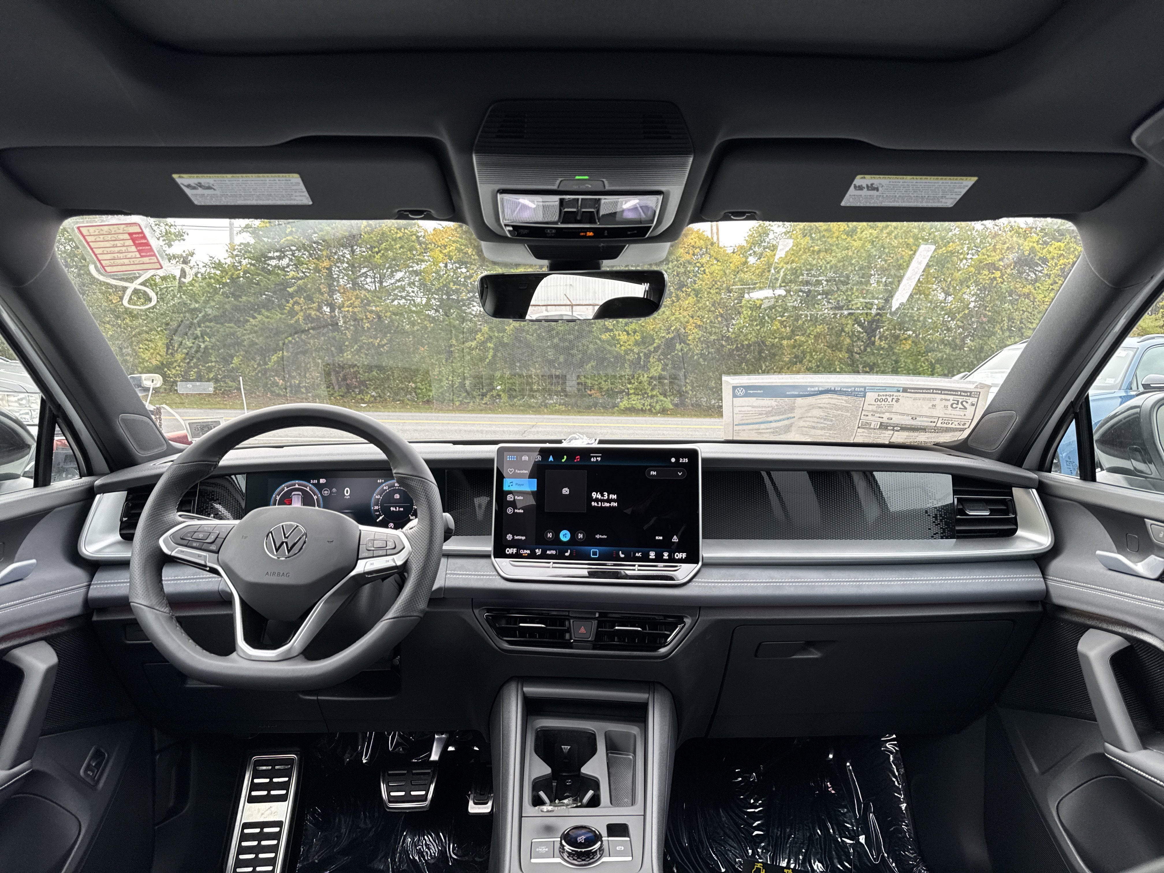 2025 Volkswagen Tiguan 2.0T SE R-Line Black