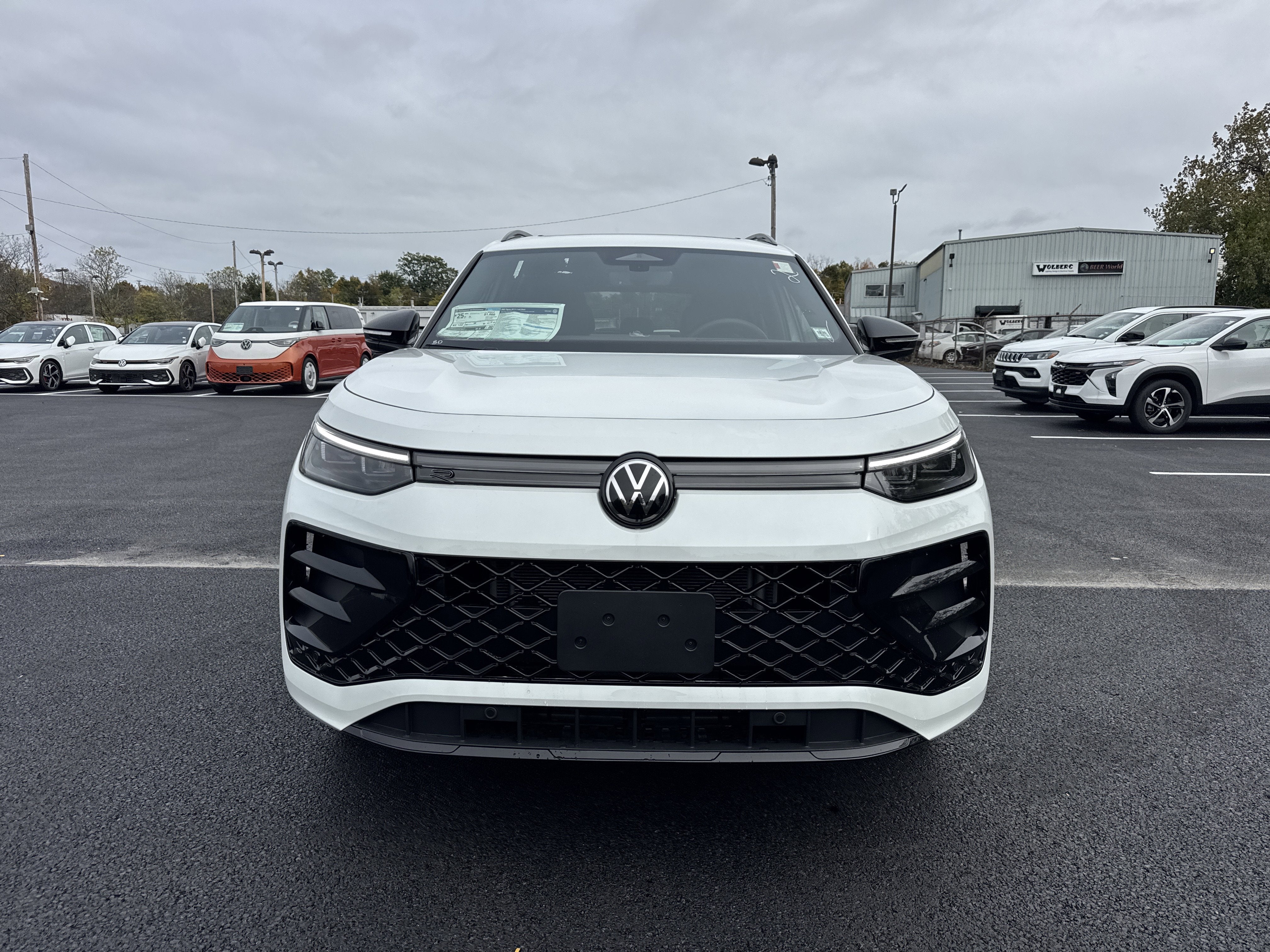 2025 Volkswagen Tiguan 2.0T SE R-Line Black