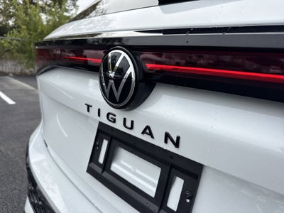 2025 Volkswagen Tiguan 2.0T SE R-Line Black