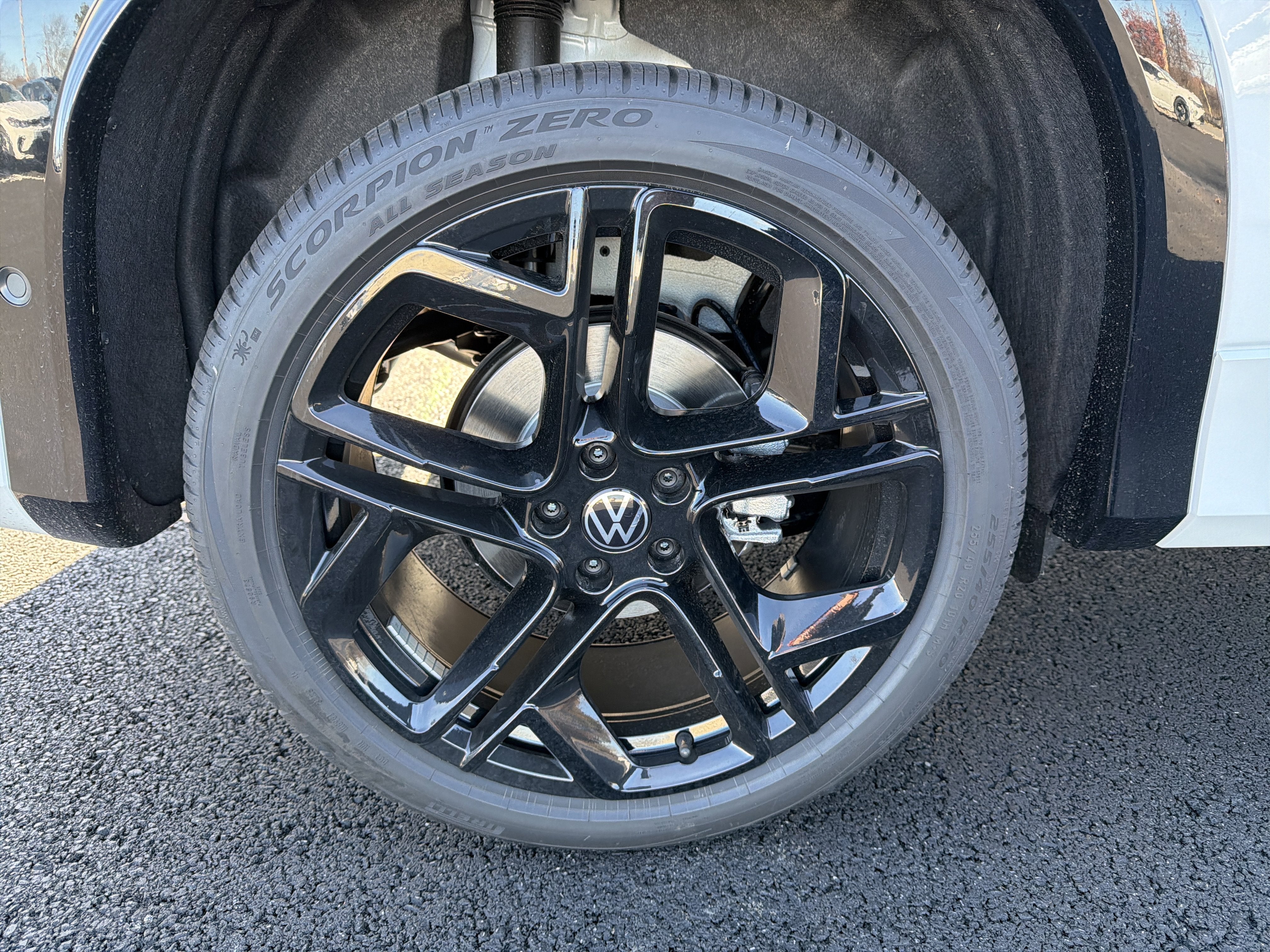 2026 Volkswagen Tiguan 2.0T SE R-Line Black