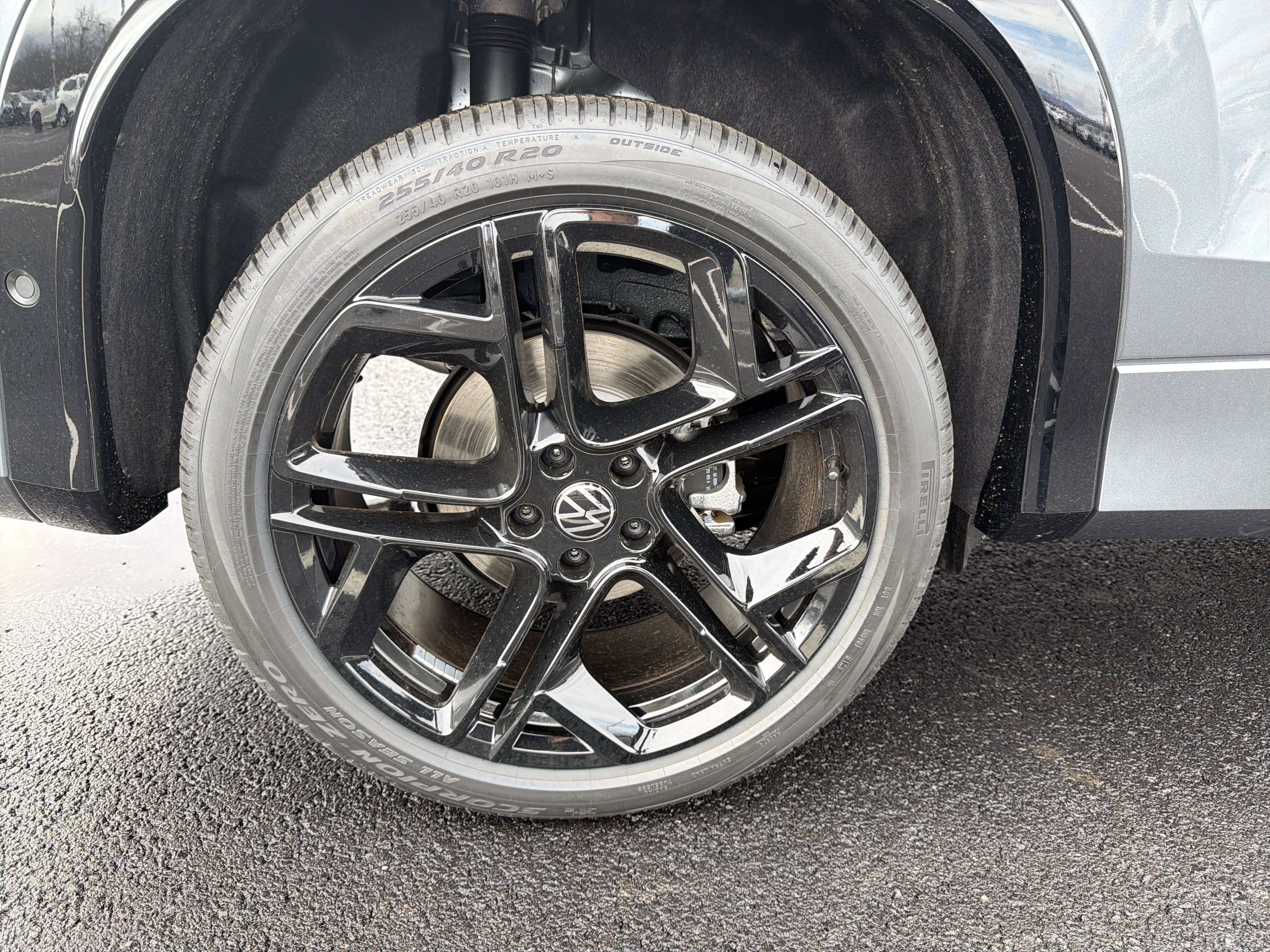 2026 Volkswagen Tiguan SE R-Line Black