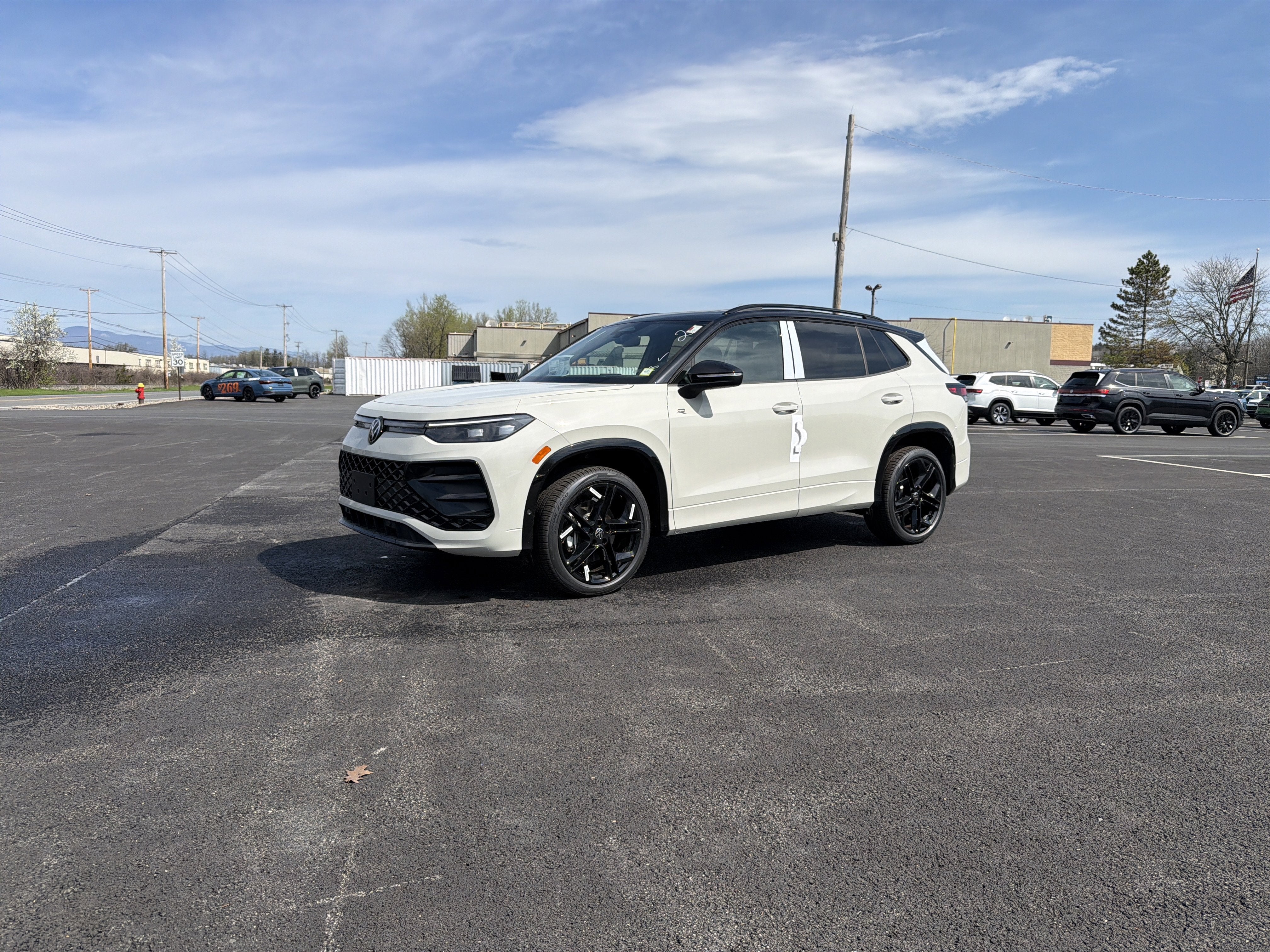2026 Volkswagen Tiguan 2.0T SE R-Line Black