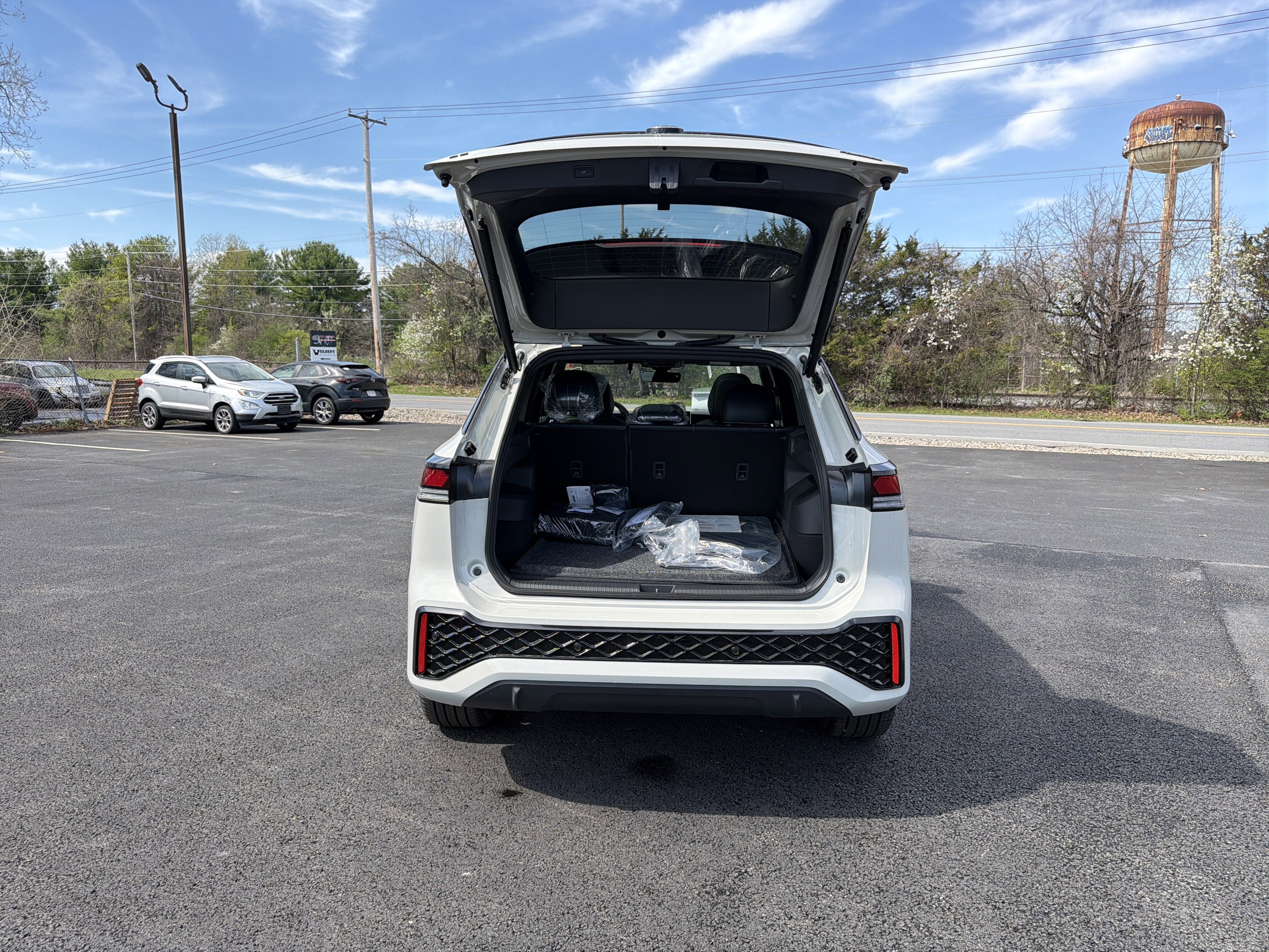 2026 Volkswagen Tiguan 2.0T SE R-Line Black