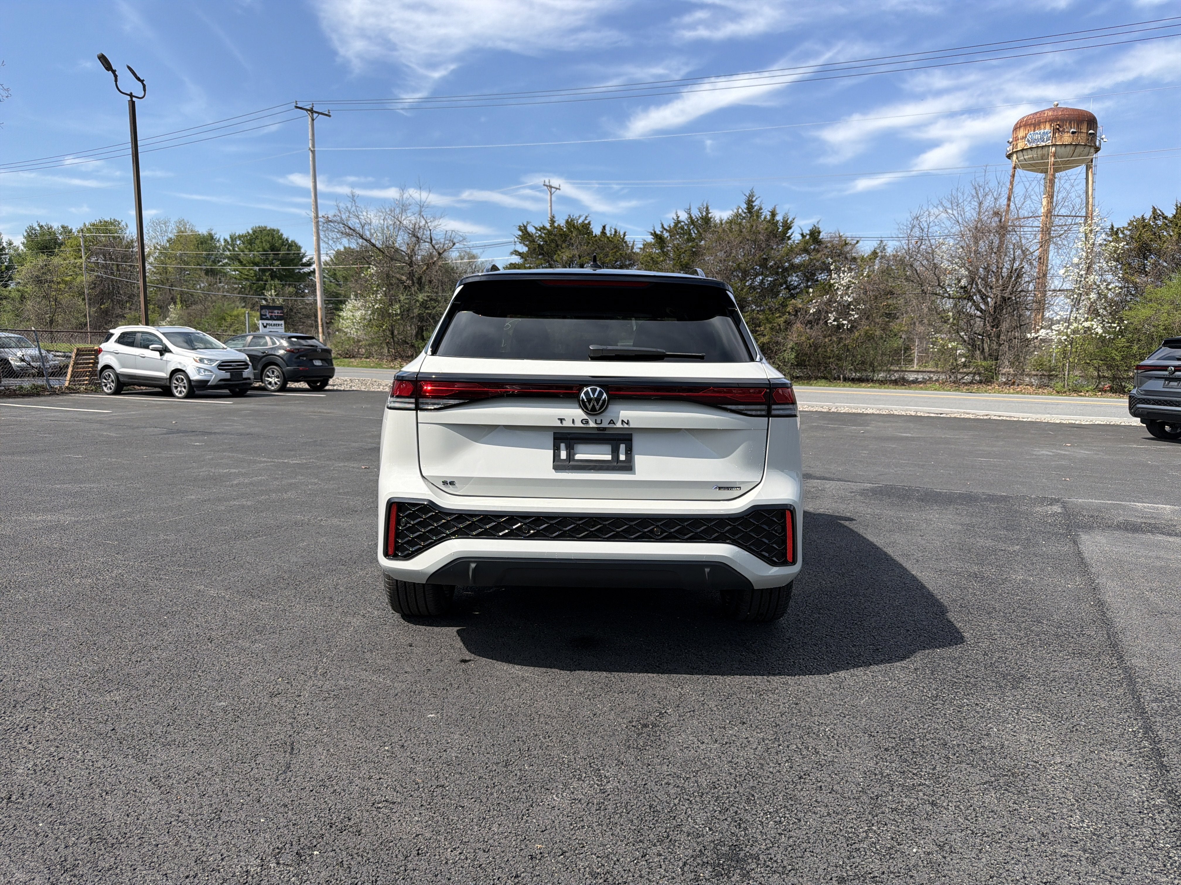 2026 Volkswagen Tiguan 2.0T SE R-Line Black