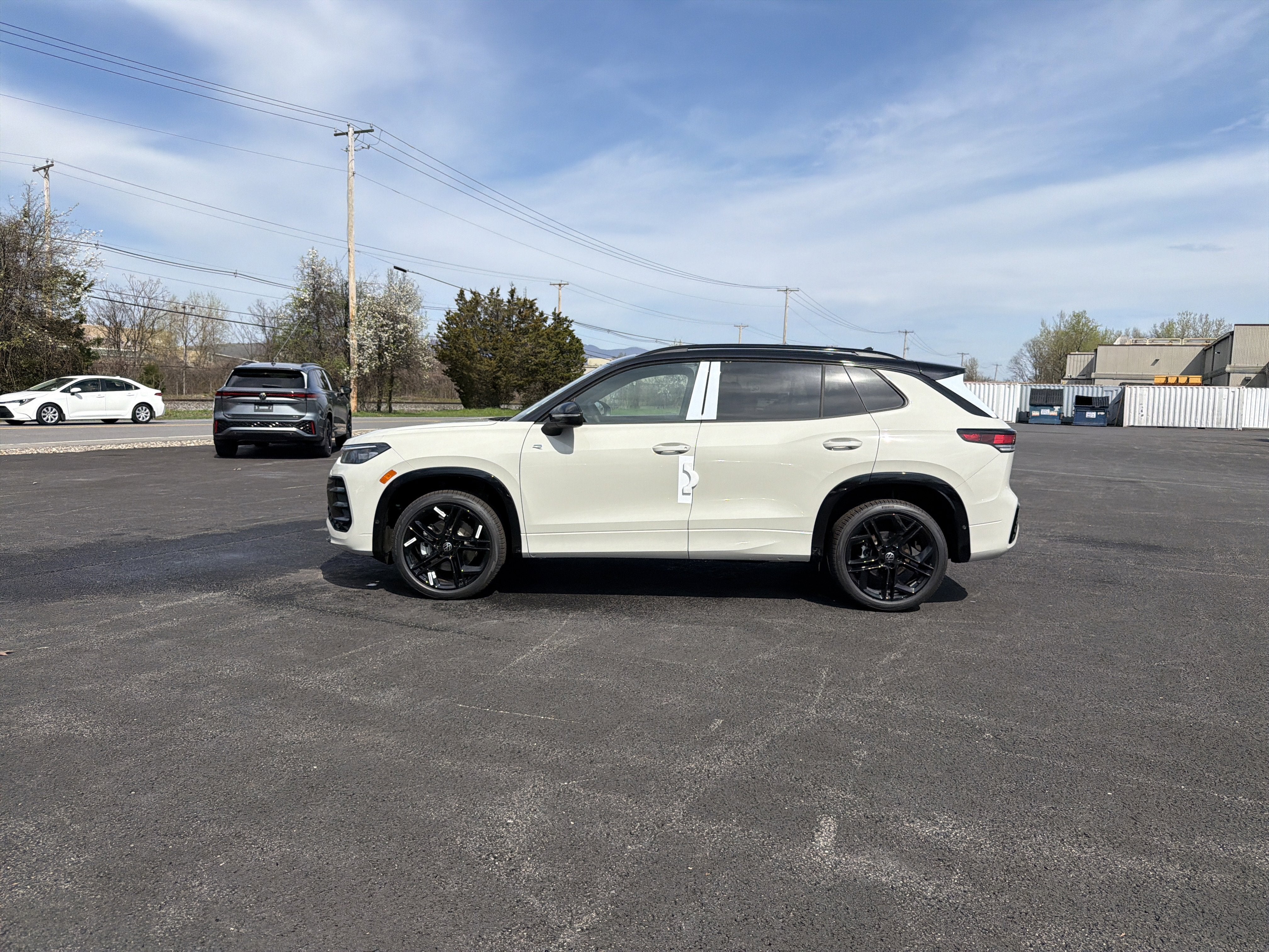 2026 Volkswagen Tiguan 2.0T SE R-Line Black