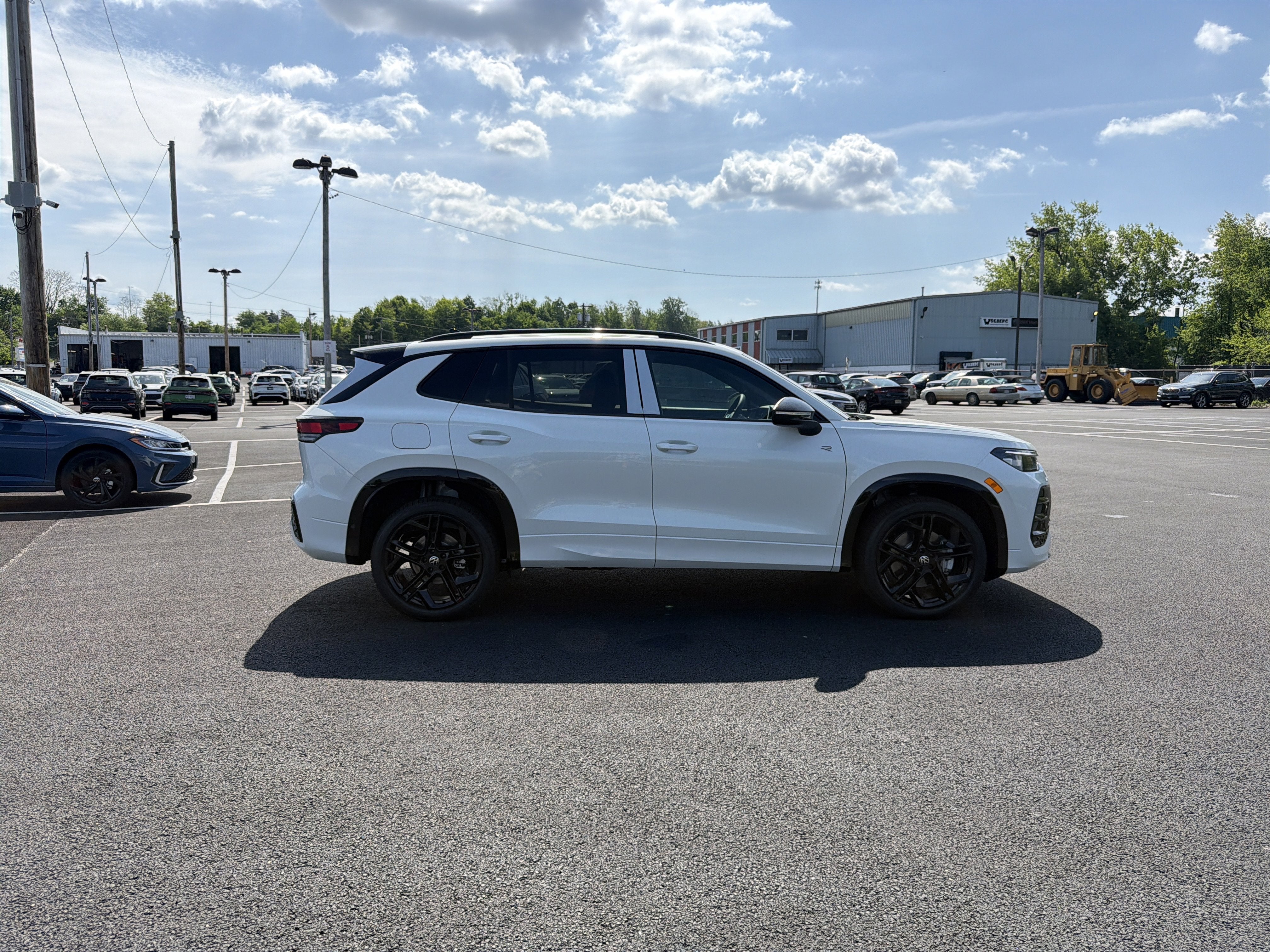 2026 Volkswagen Tiguan SE R-Line AWD