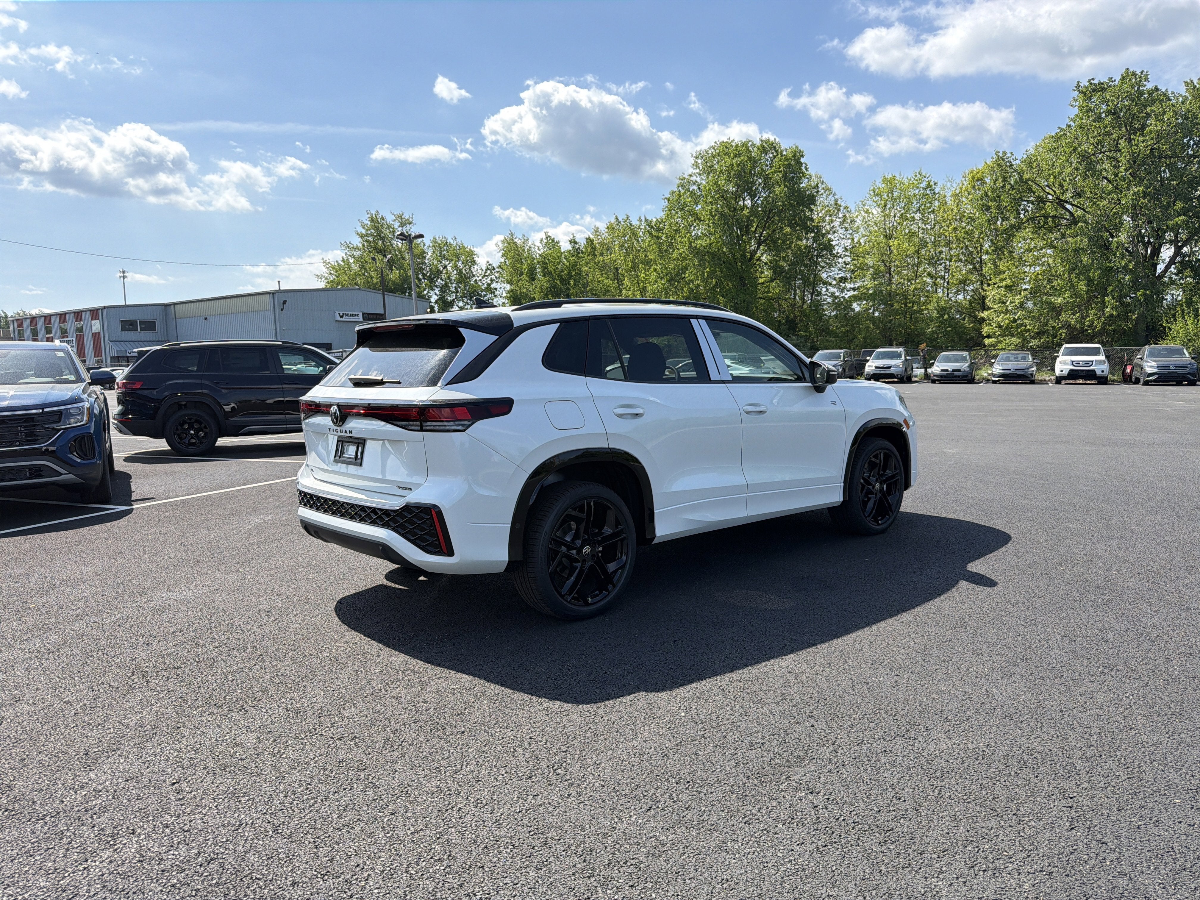 2026 Volkswagen Tiguan SE R-Line AWD