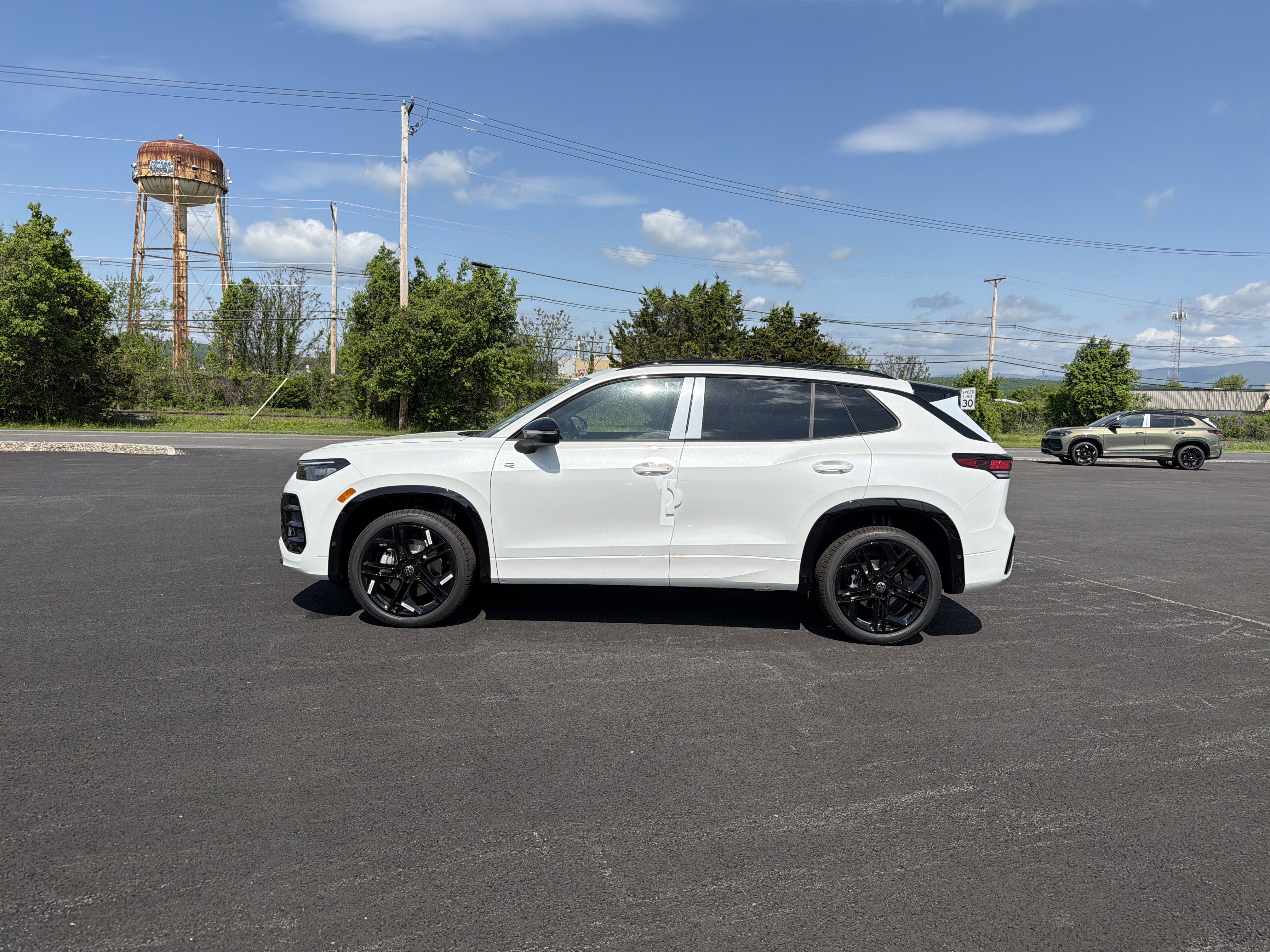 2026 Volkswagen Tiguan SE R-Line AWD