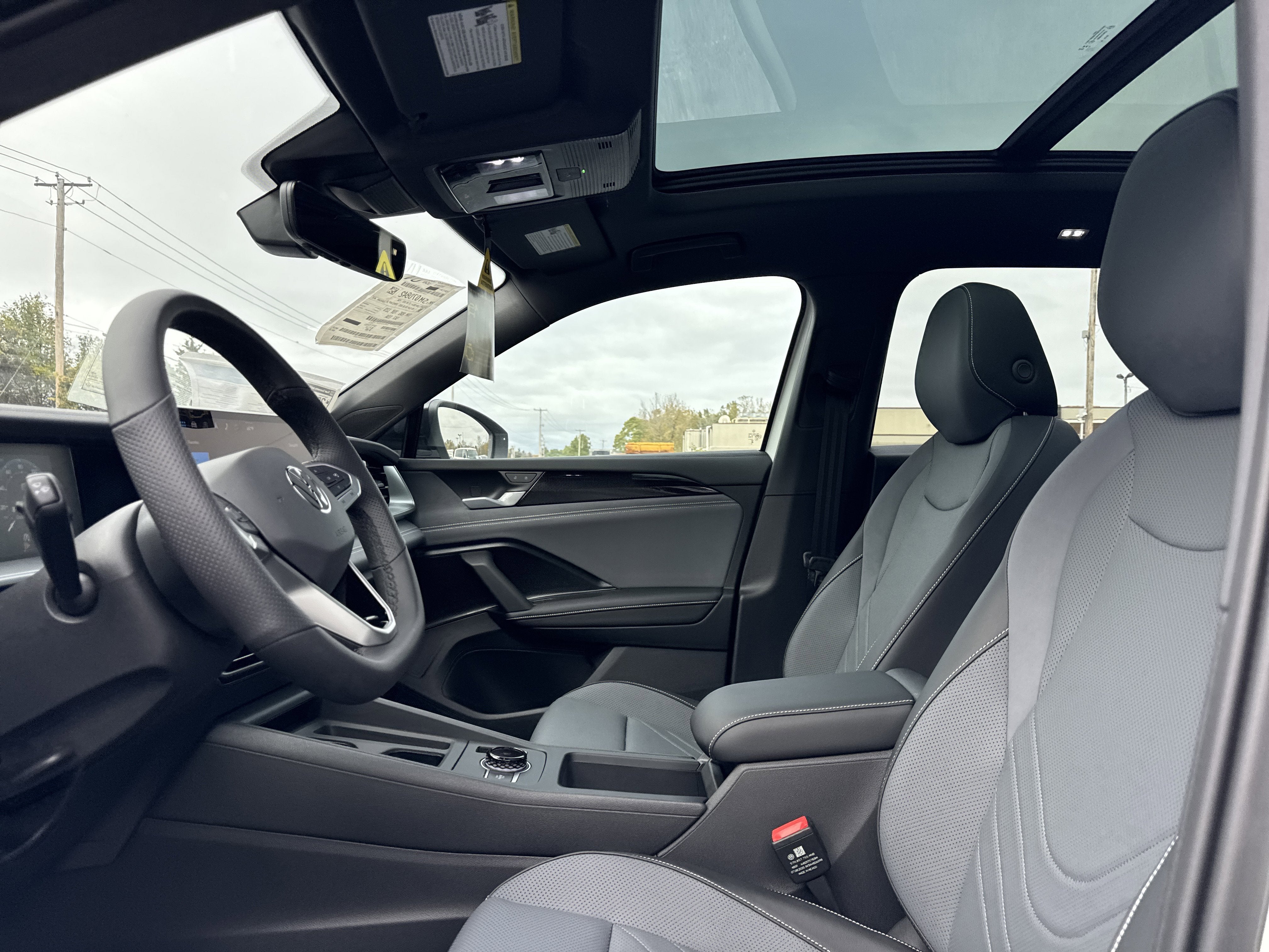 2025 Volkswagen Tiguan 2.0T SE R-Line Black