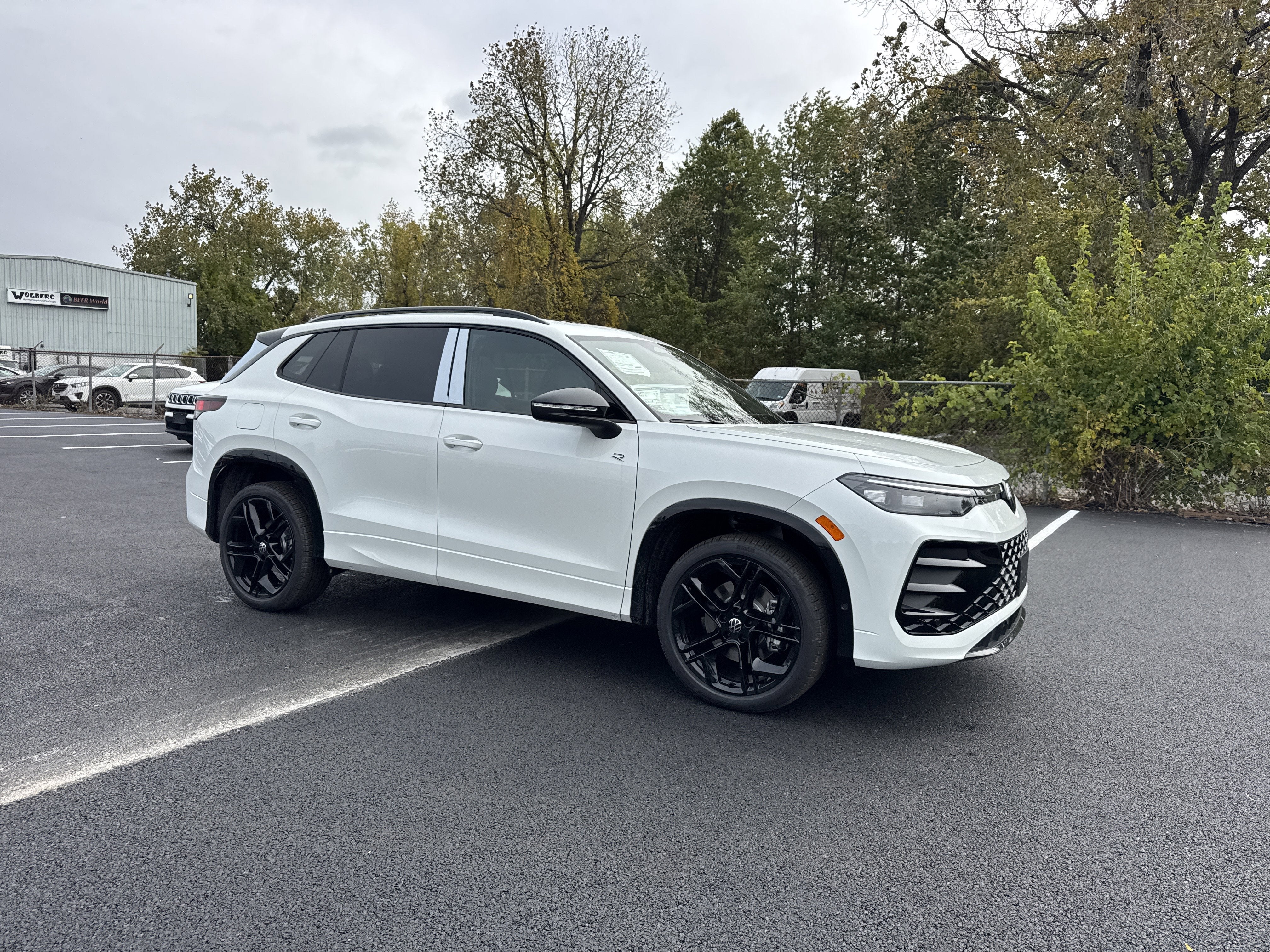2025 Volkswagen Tiguan 2.0T SE R-Line Black