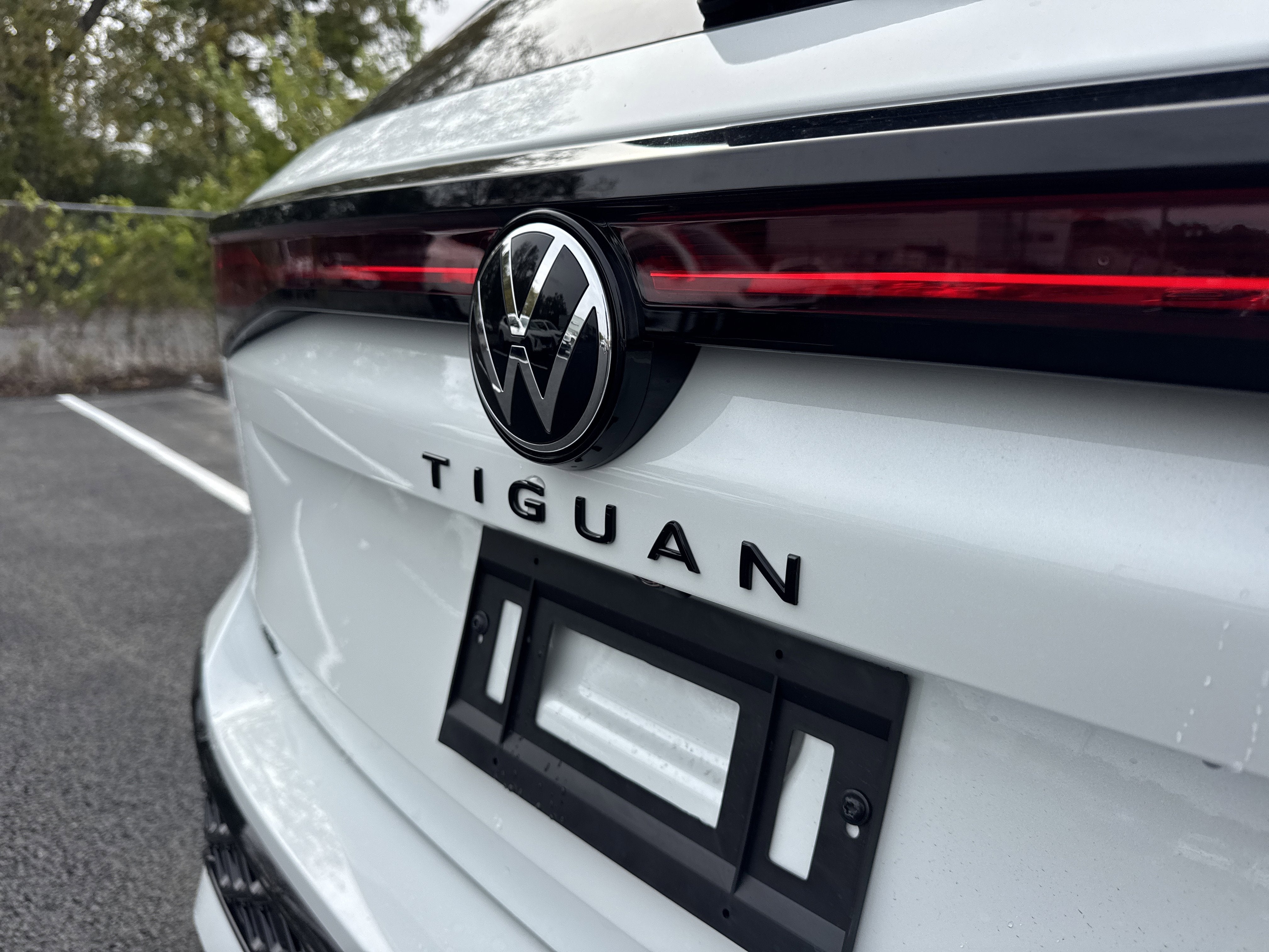 2025 Volkswagen Tiguan 2.0T SE R-Line Black