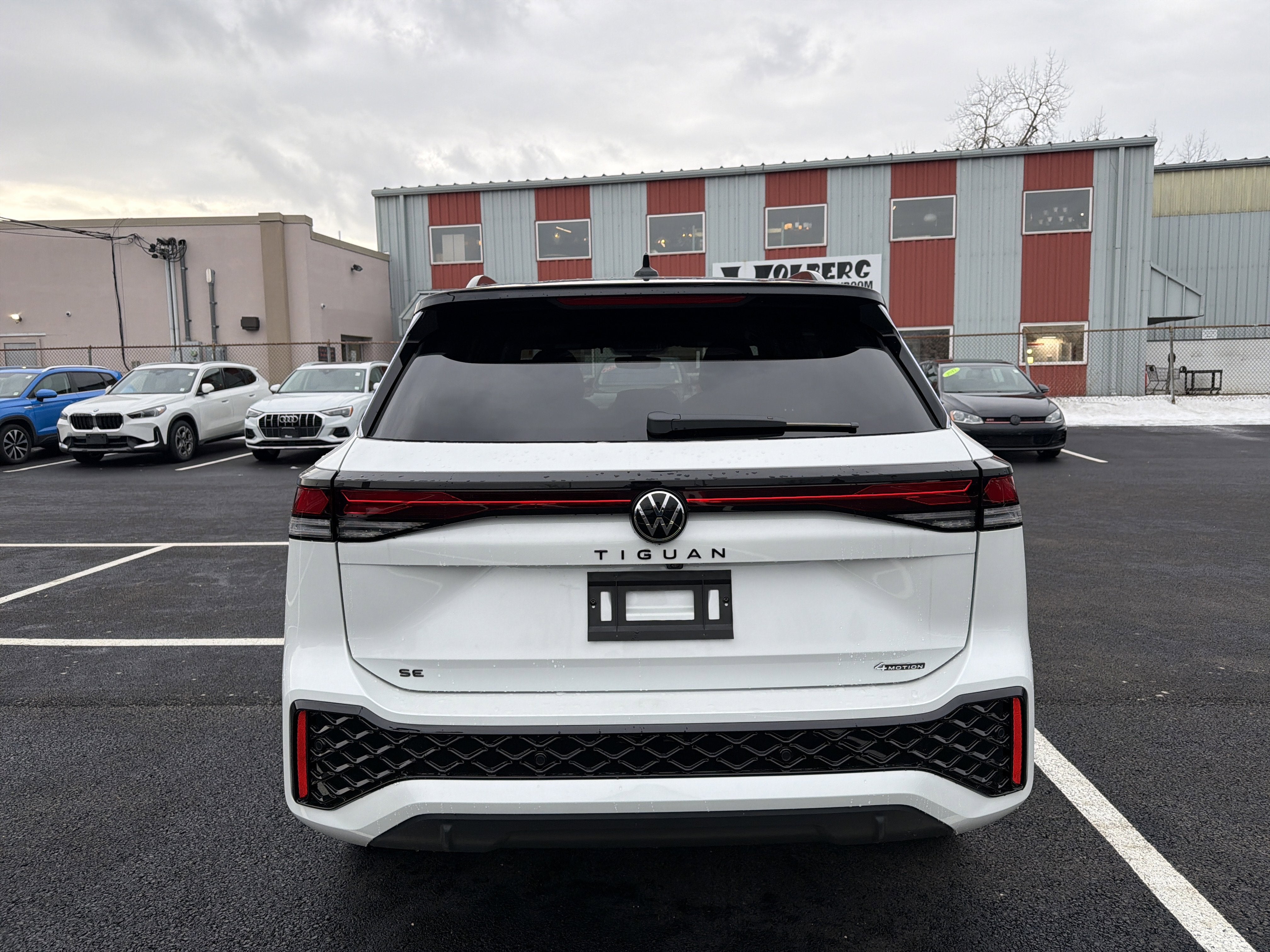 2026 Volkswagen Tiguan 2.0T SE R-Line Black