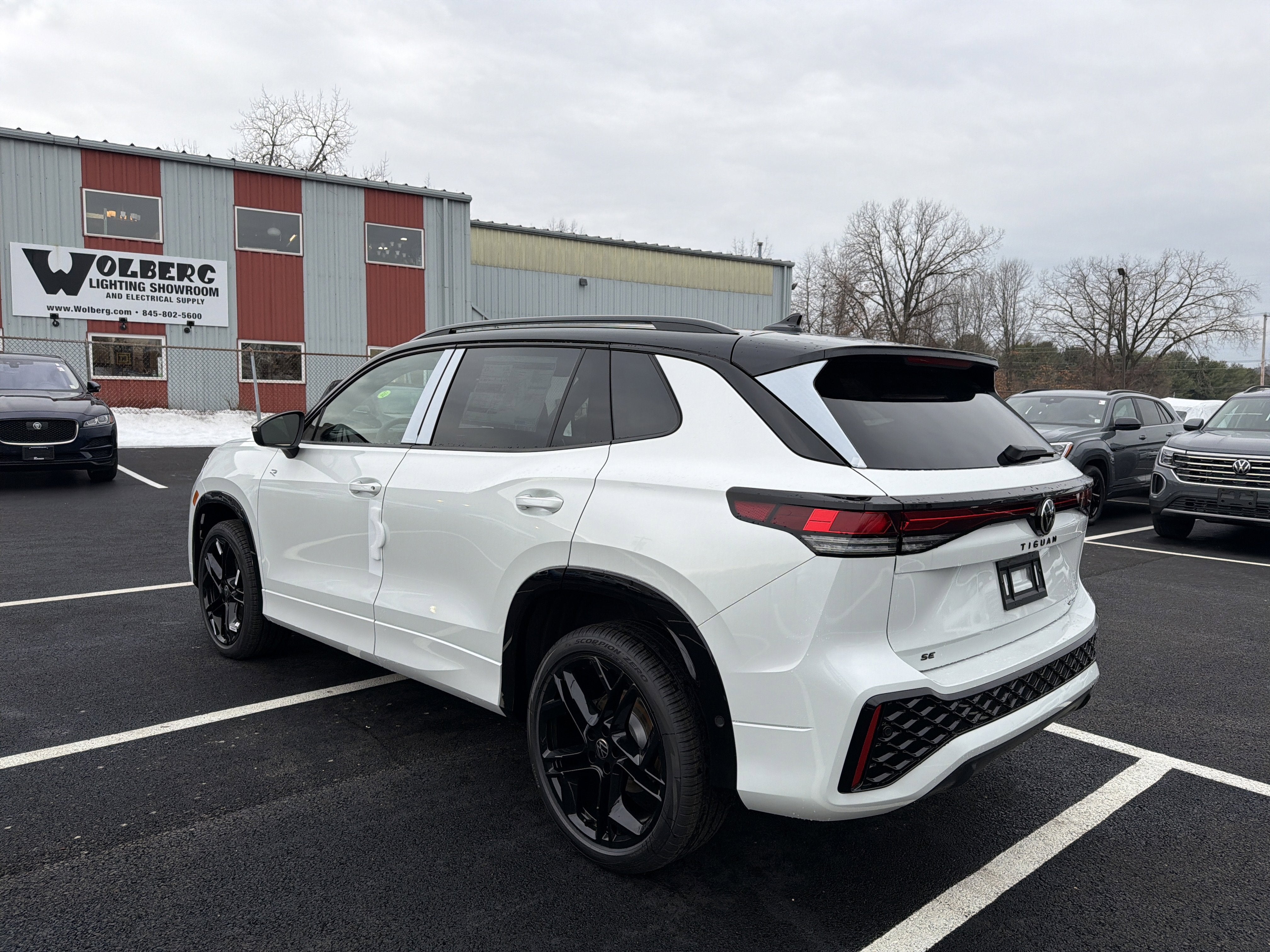 2026 Volkswagen Tiguan 2.0T SE R-Line Black