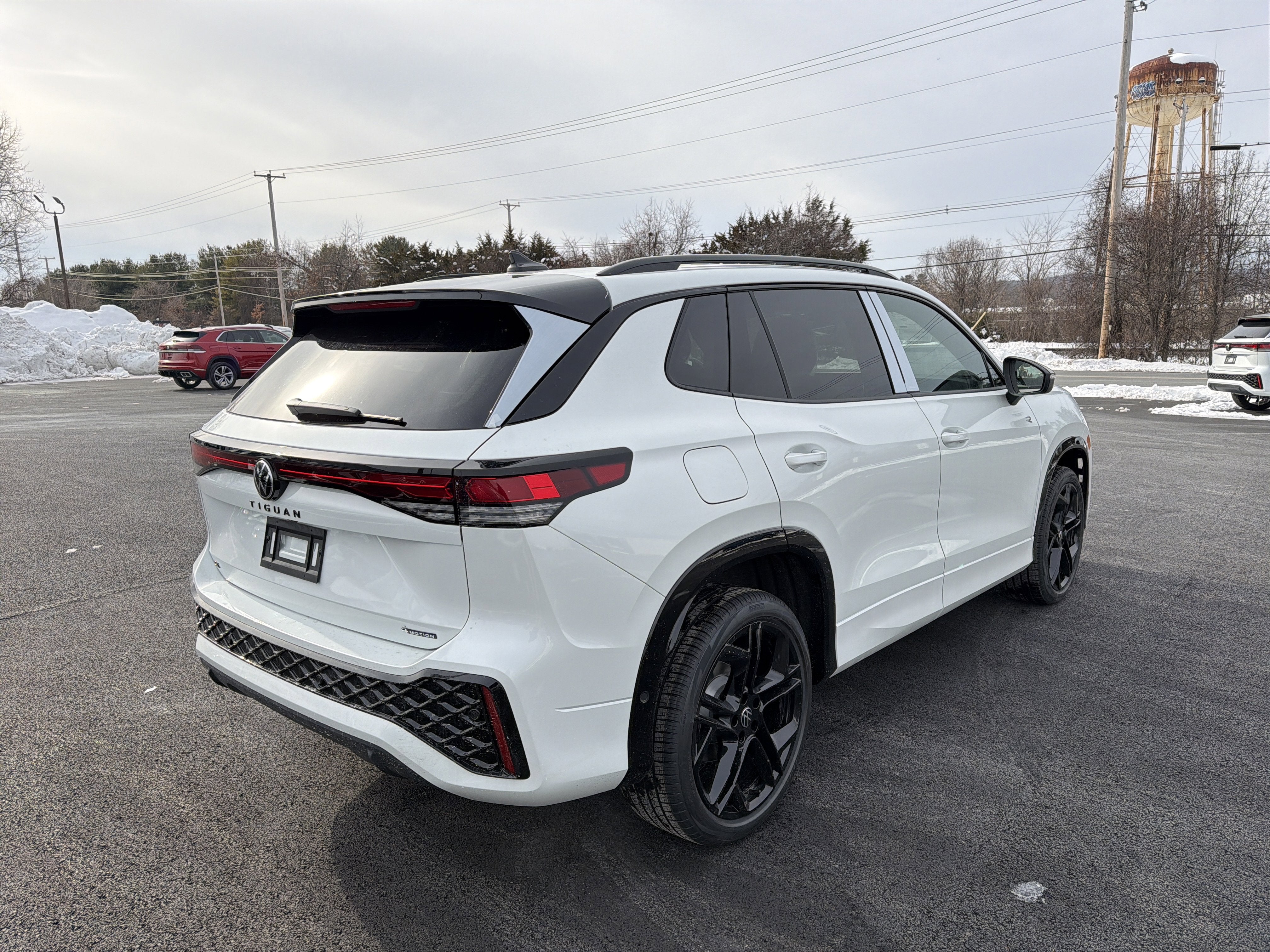2026 Volkswagen Tiguan 2.0T SE R-Line Black
