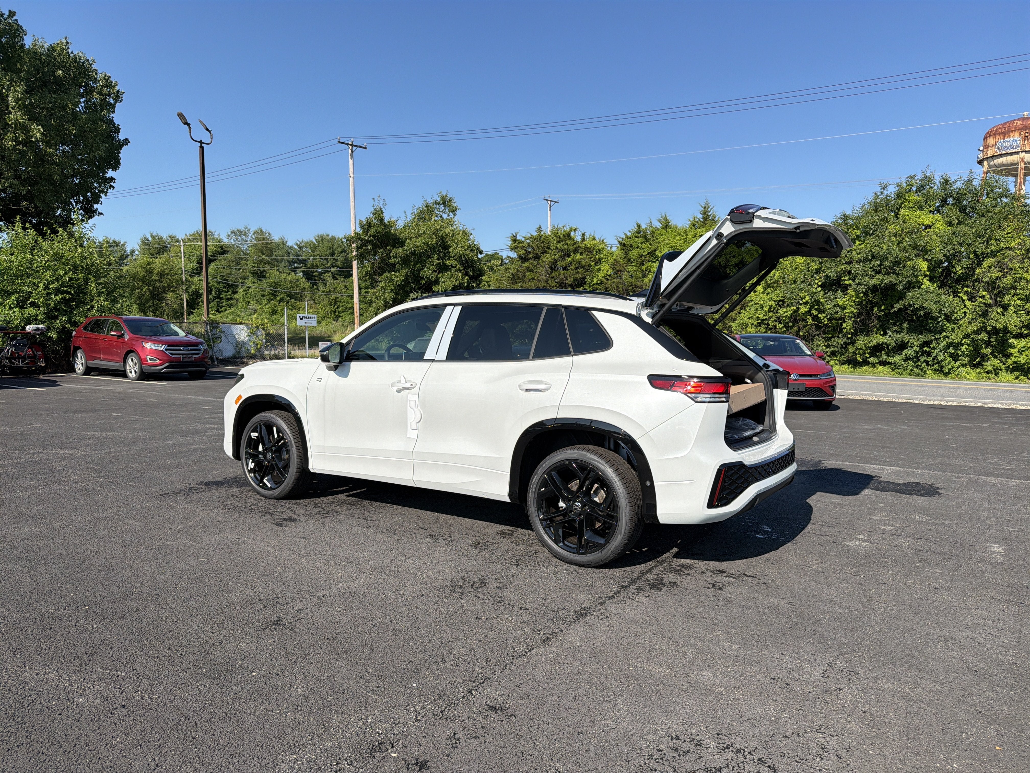 2026 Volkswagen Tiguan 2.0T SE