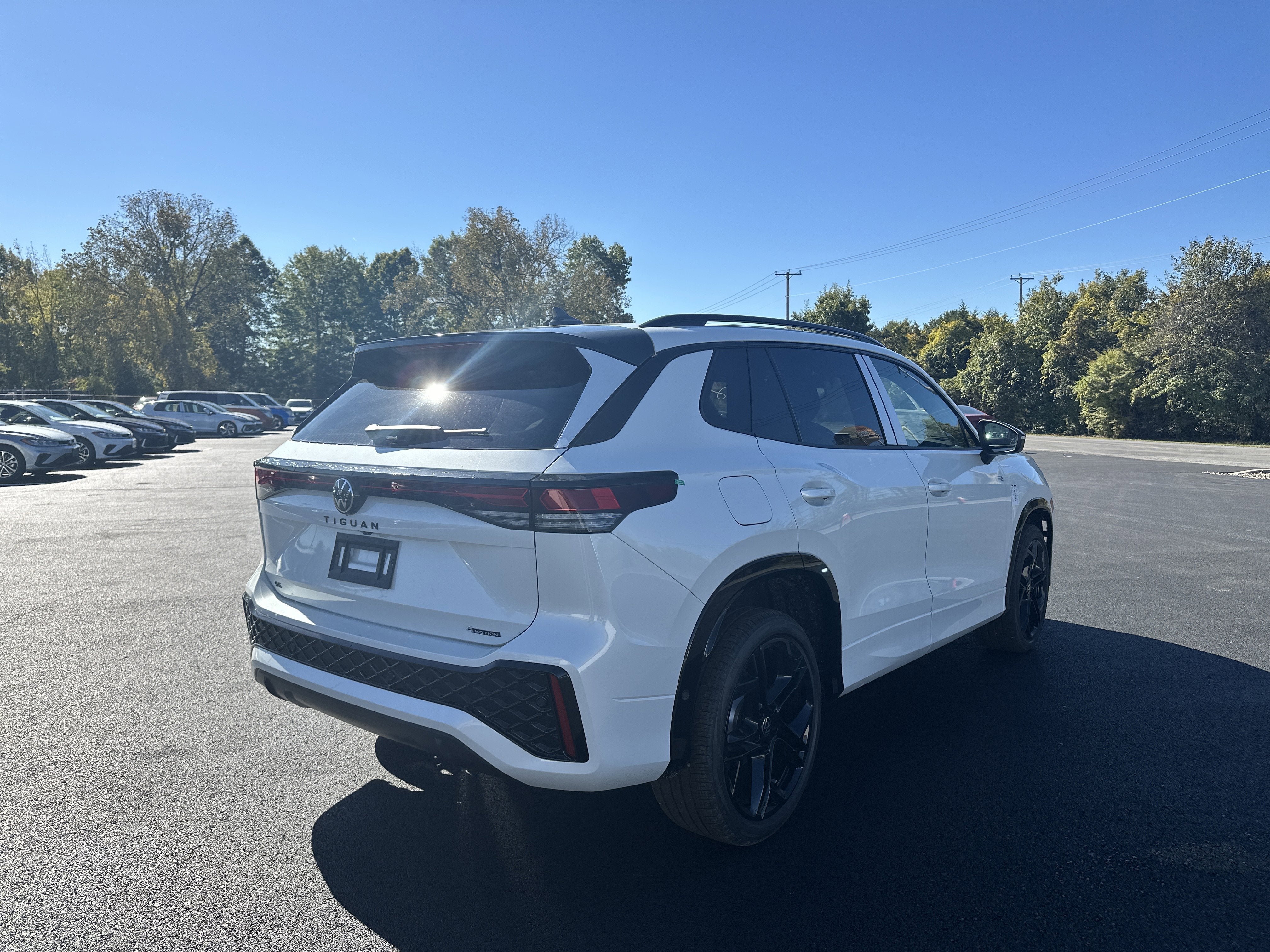 2025 Volkswagen Tiguan 2.0T SE R-Line Black