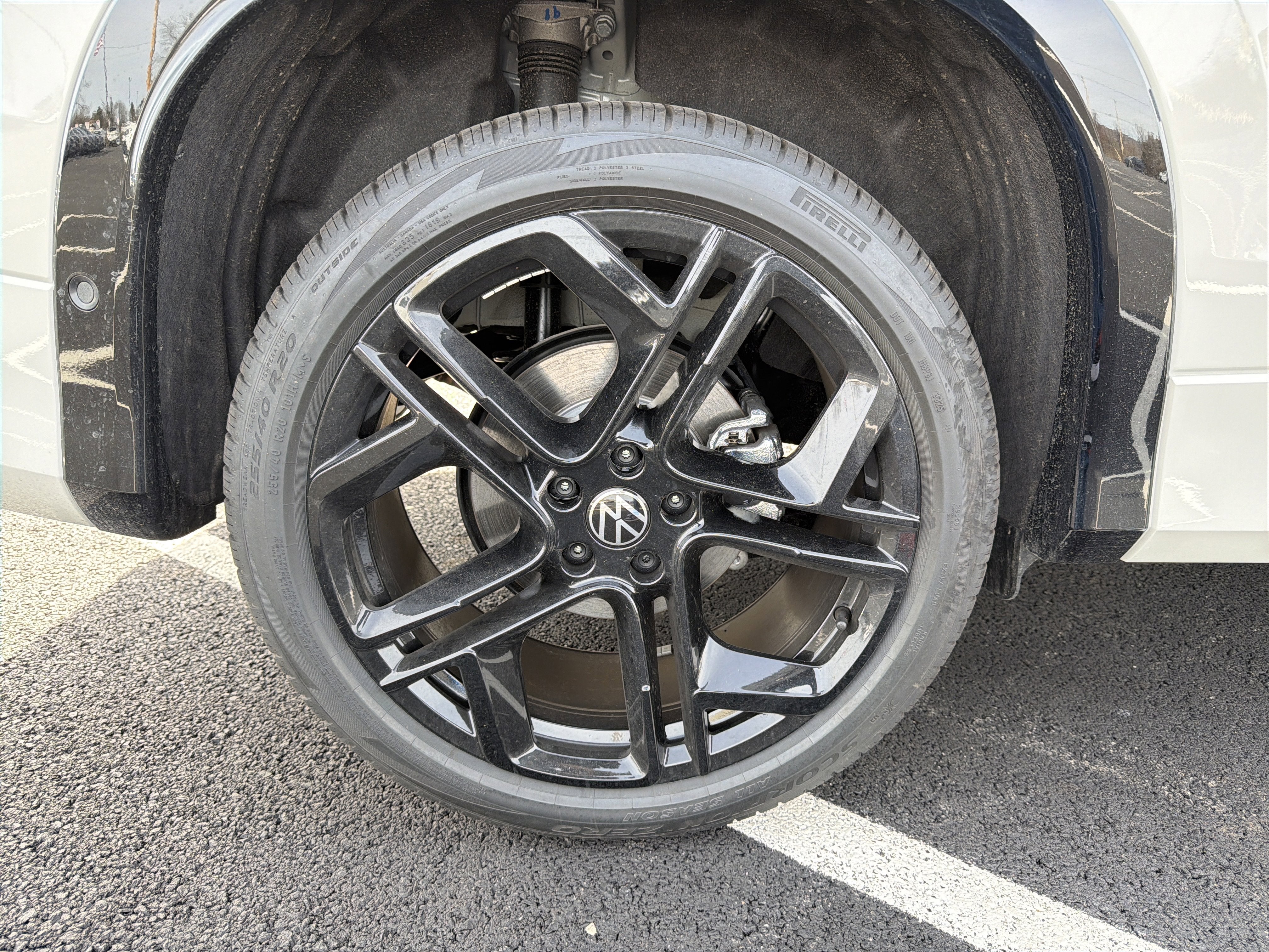 2026 Volkswagen Tiguan 2.0T SE R-Line Black