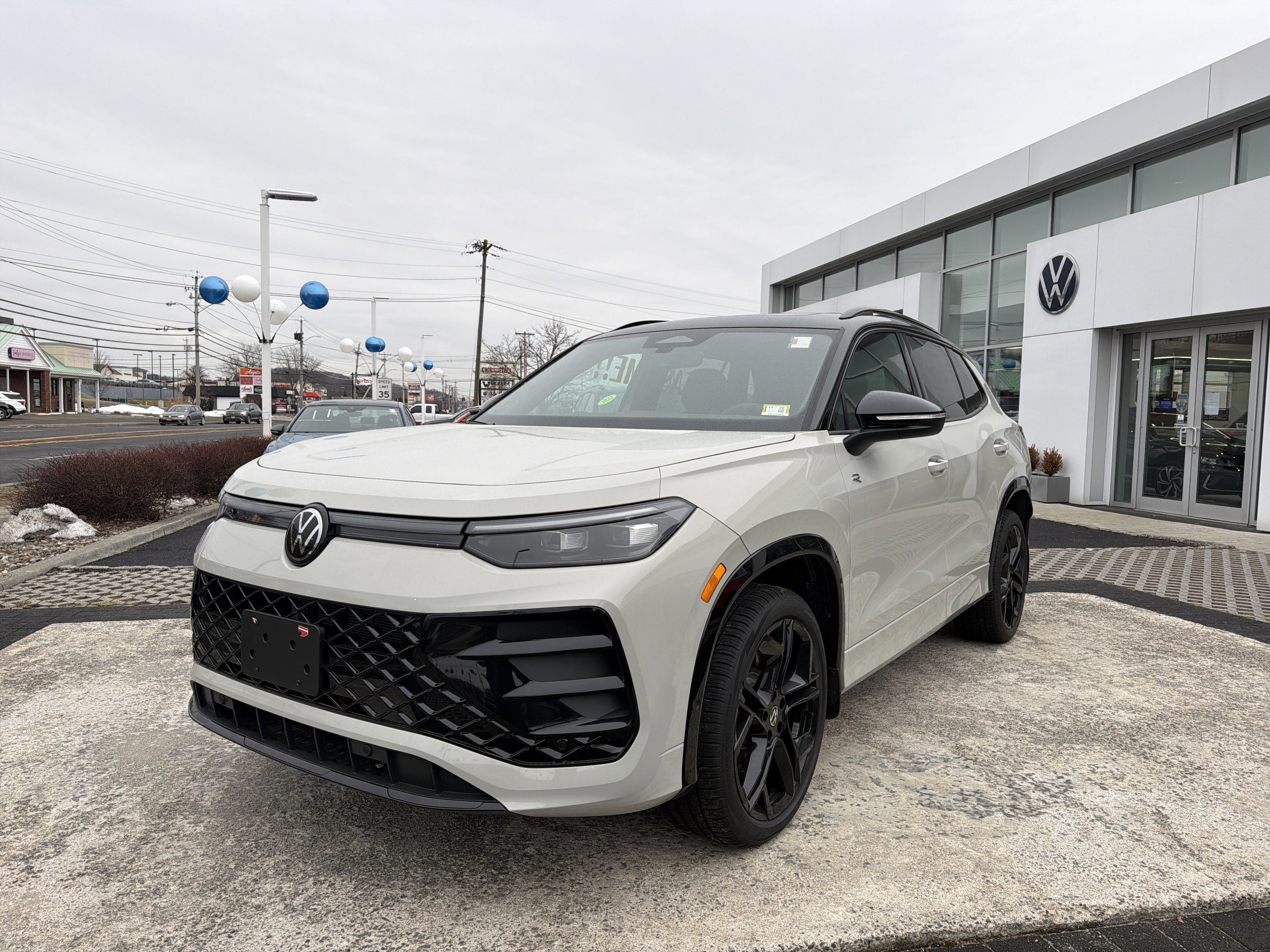 2026 Volkswagen Tiguan 2.0T SE R-Line Black