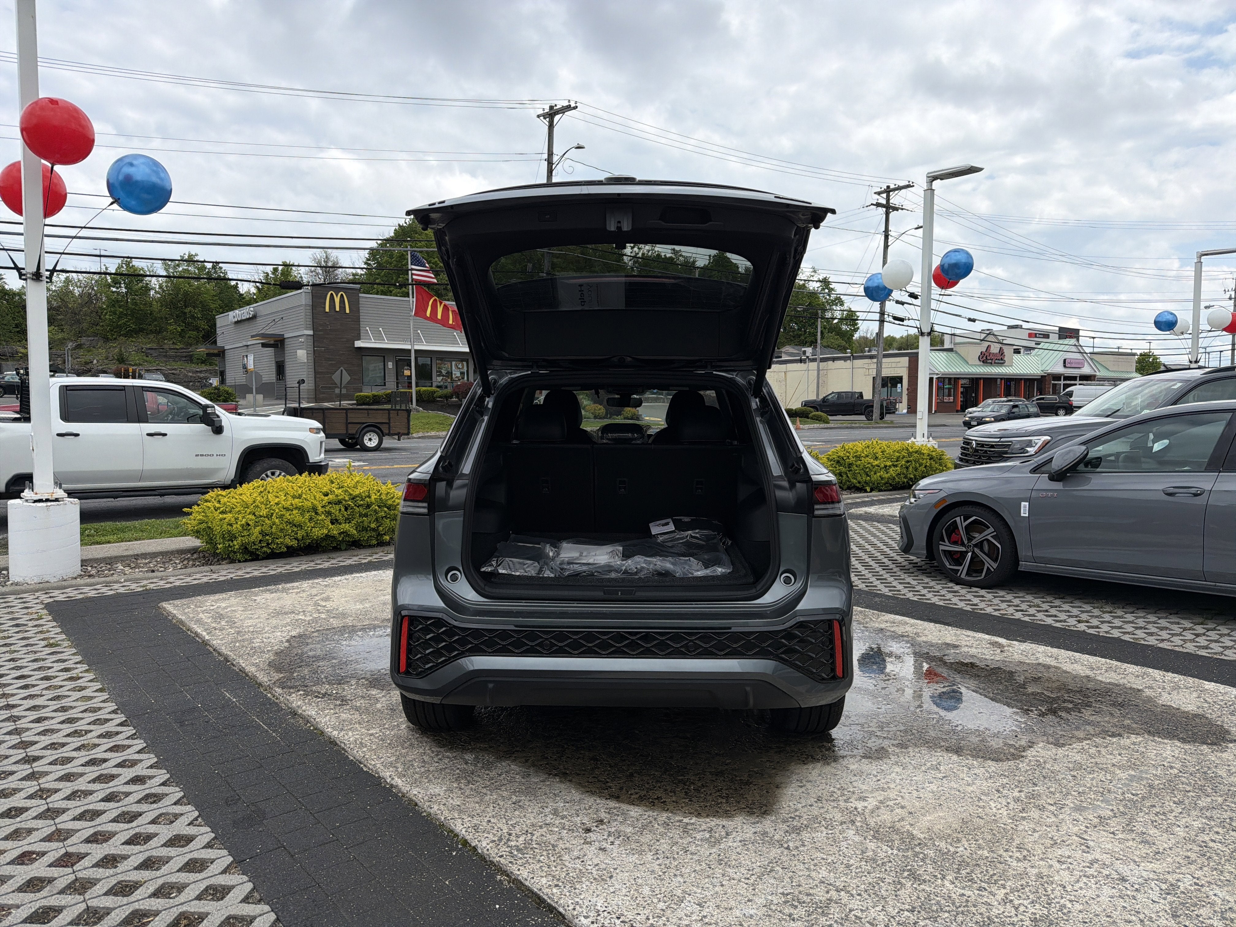 2026 Volkswagen Tiguan 2.0T SE R-Line Black