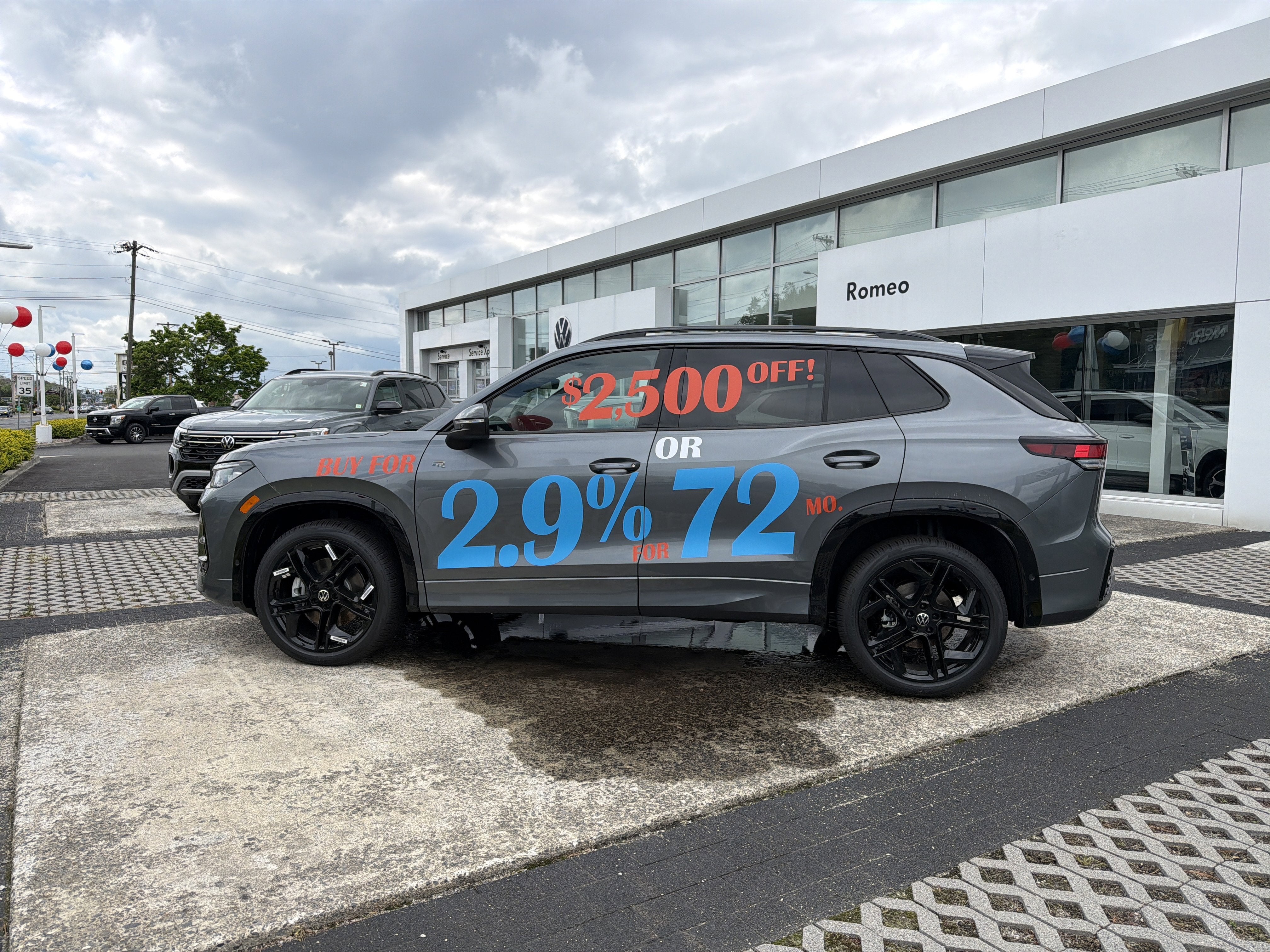 2026 Volkswagen Tiguan 2.0T SE R-Line Black