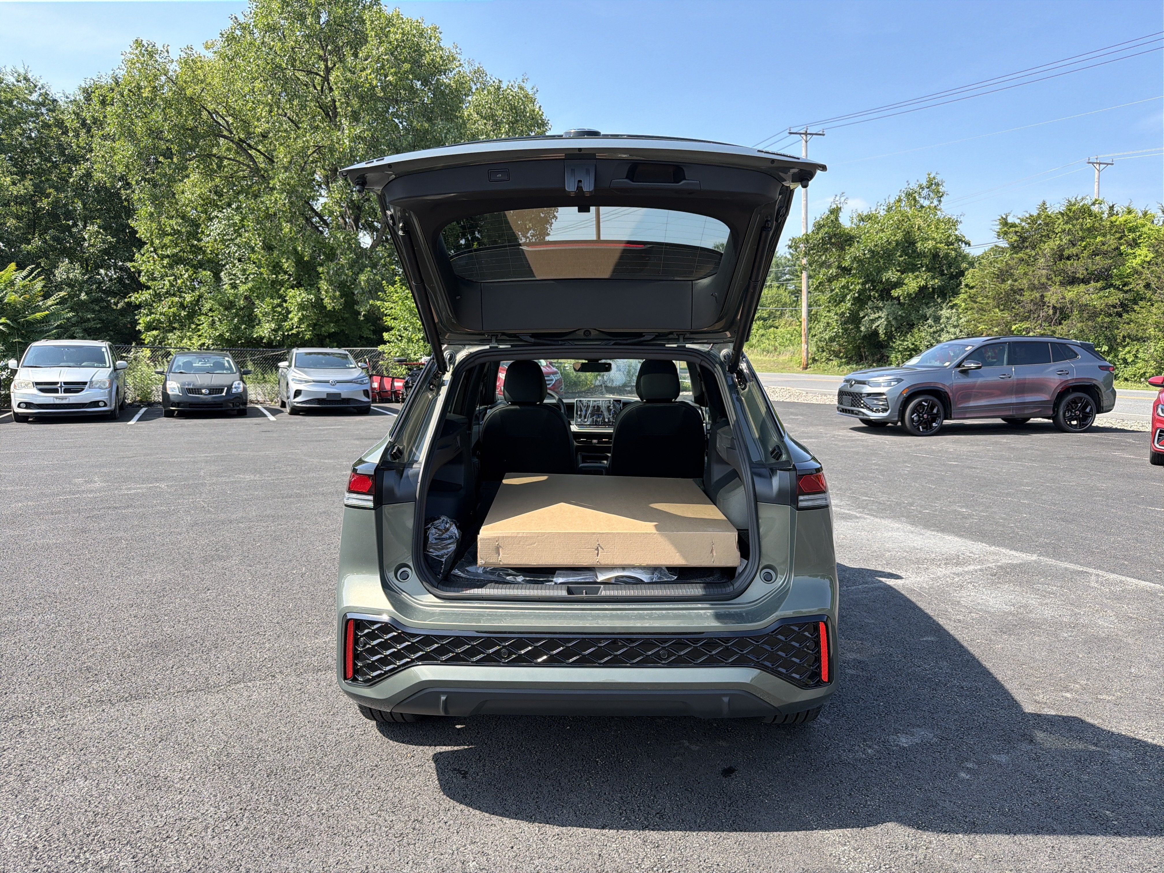 2026 Volkswagen Tiguan 2.0T SE R-Line Black
