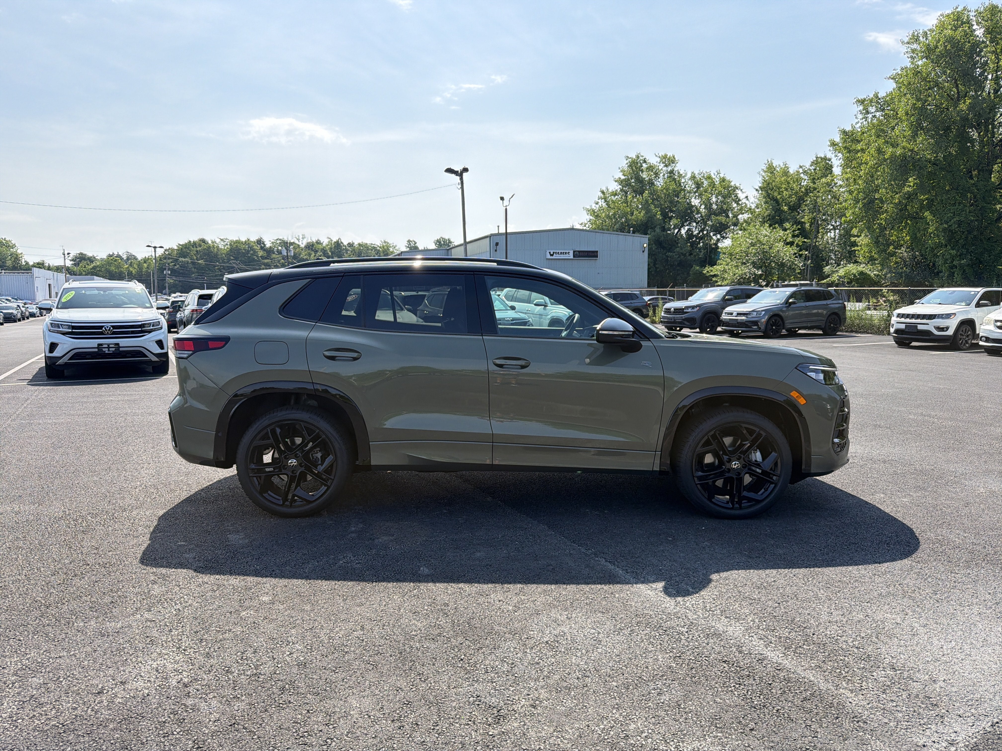 2026 Volkswagen Tiguan 2.0T SE R-Line Black