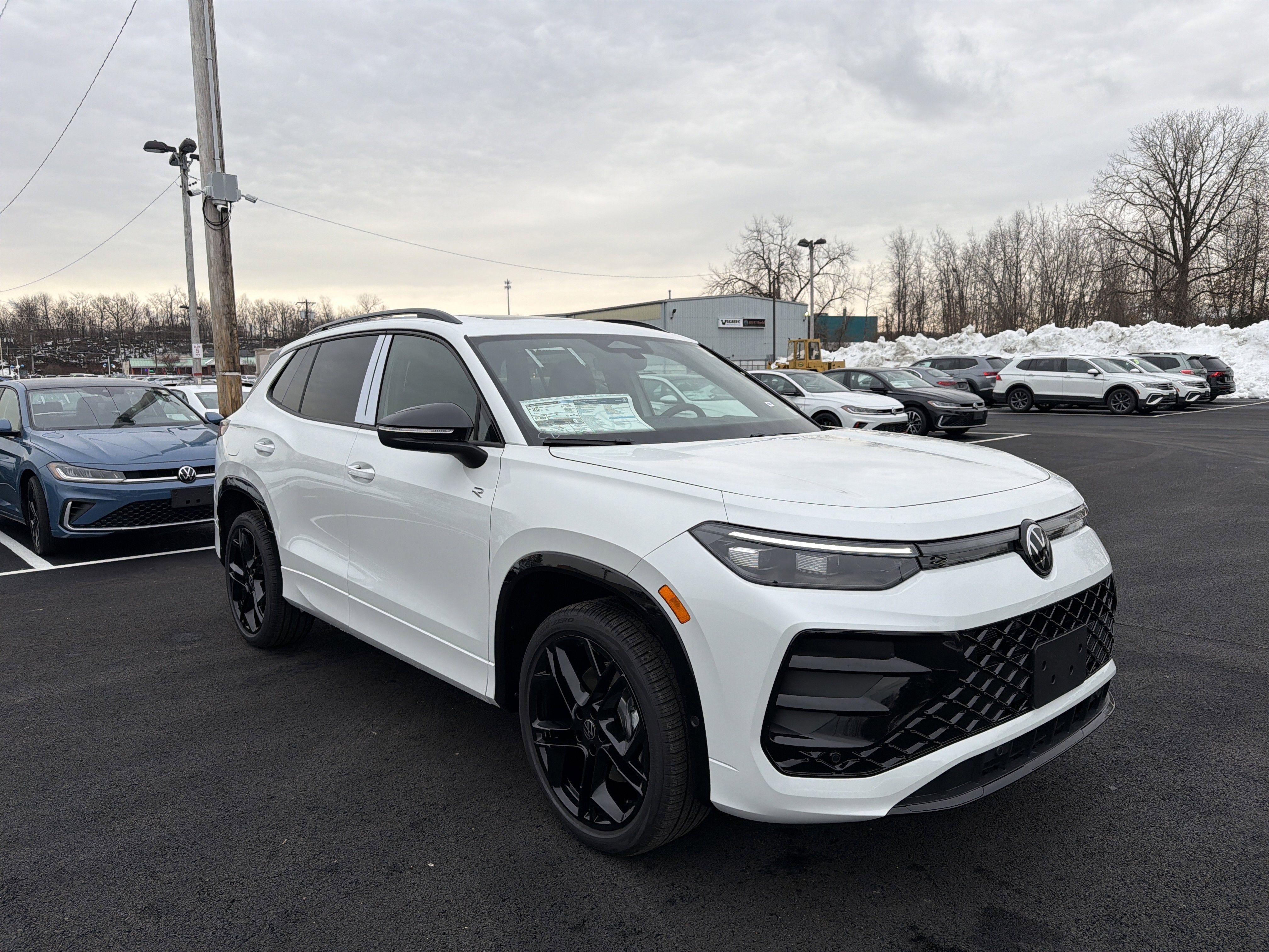 2026 Volkswagen Tiguan 2.0T SE R-Line Black