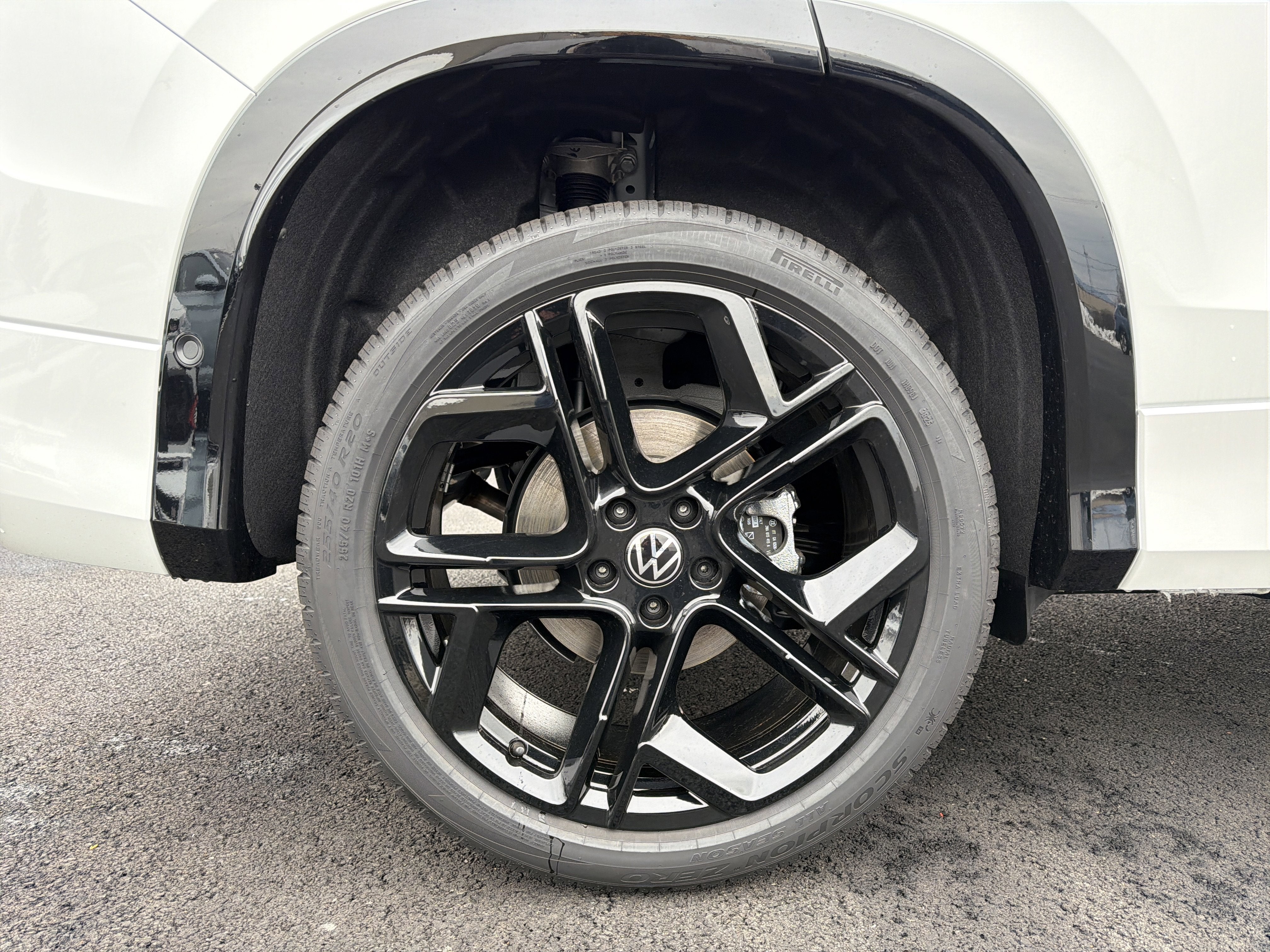 2026 Volkswagen Tiguan 2.0T SE R-Line Black