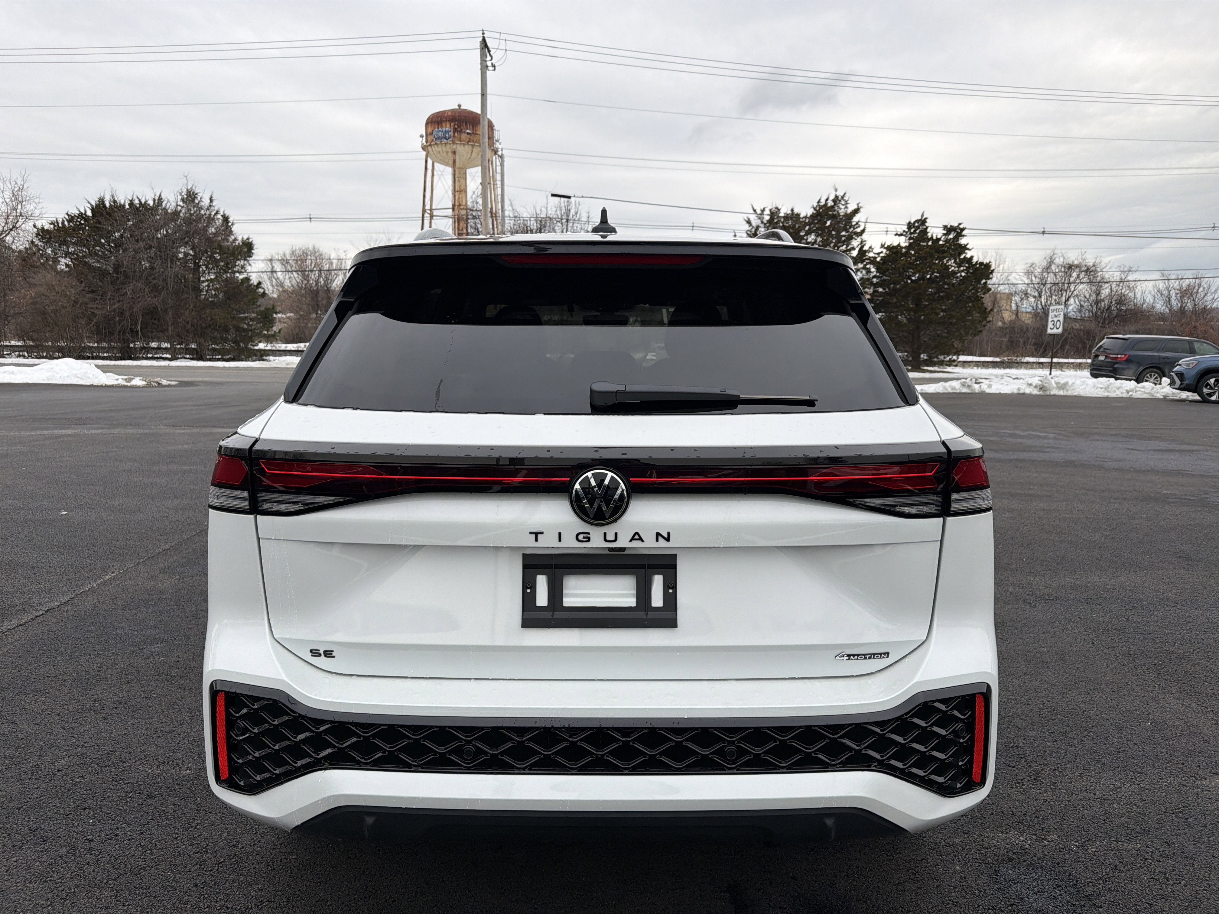 2026 Volkswagen Tiguan 2.0T SE R-Line Black