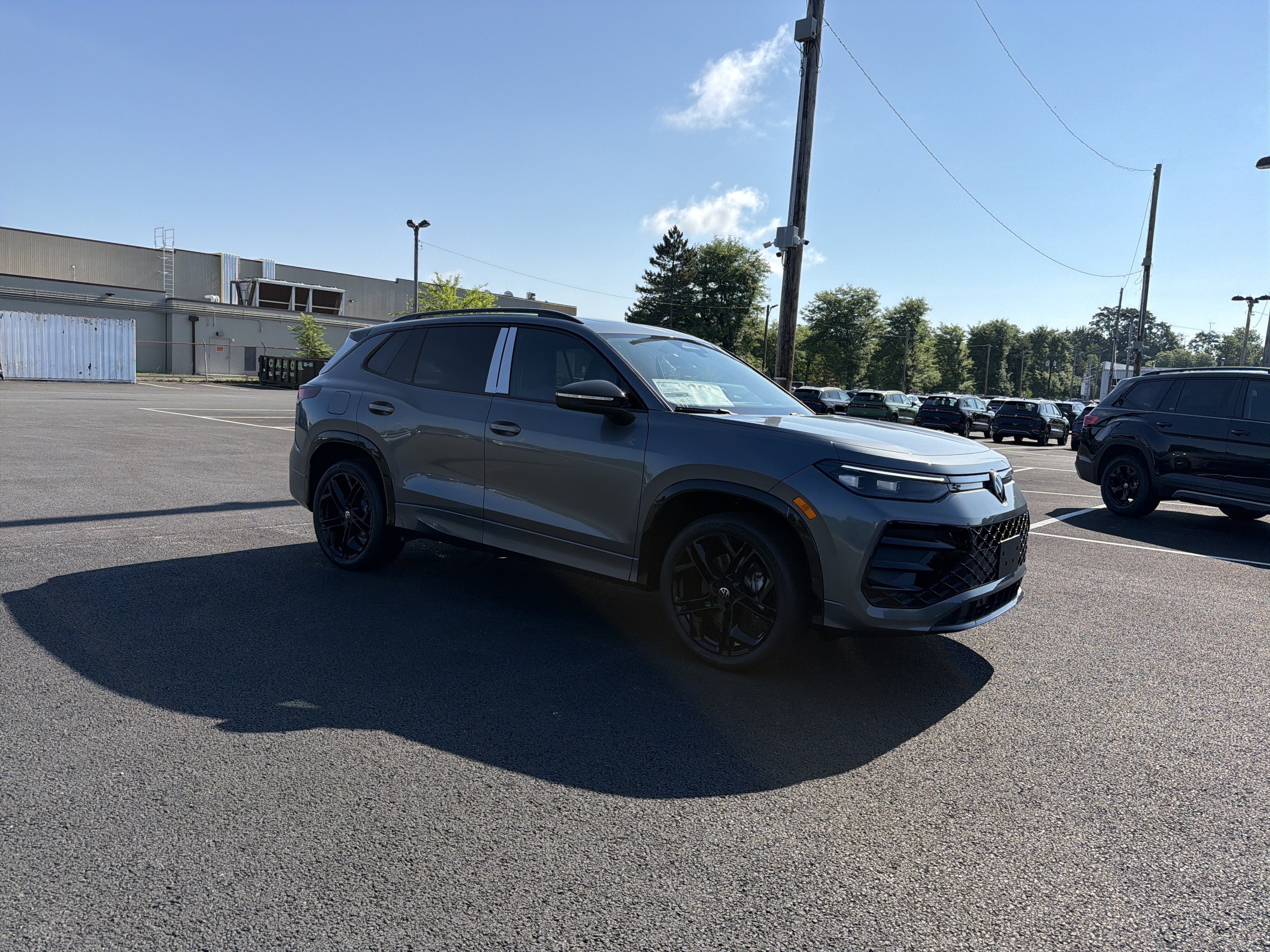 2026 Volkswagen Tiguan 2.0T SE R-Line Black