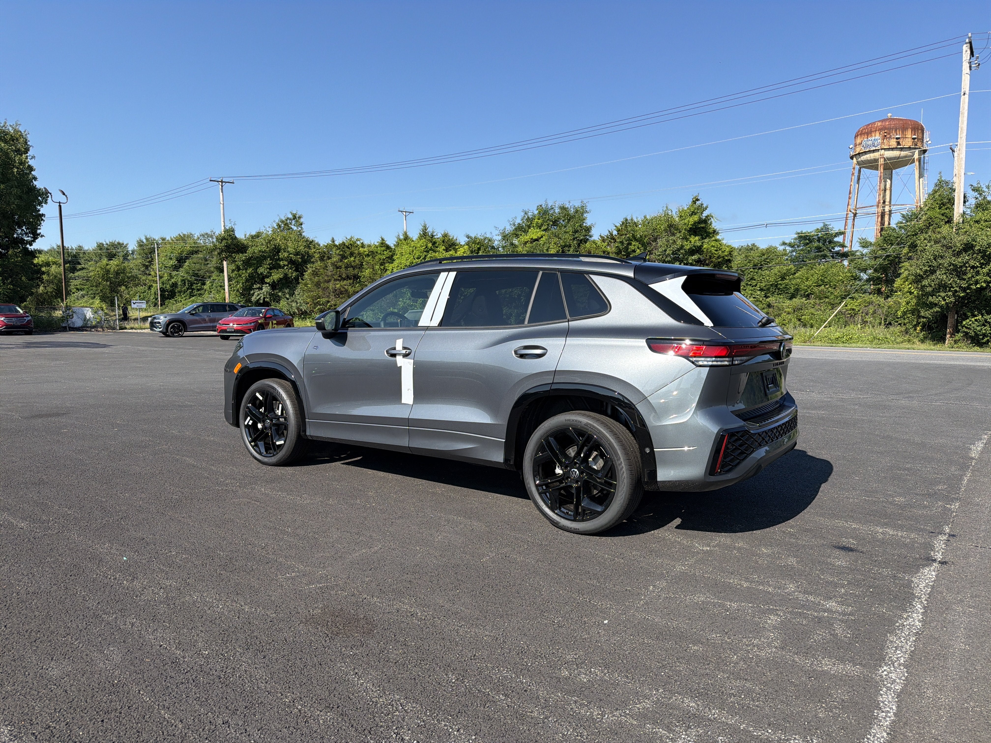 2026 Volkswagen Tiguan 2.0T SE R-Line Black