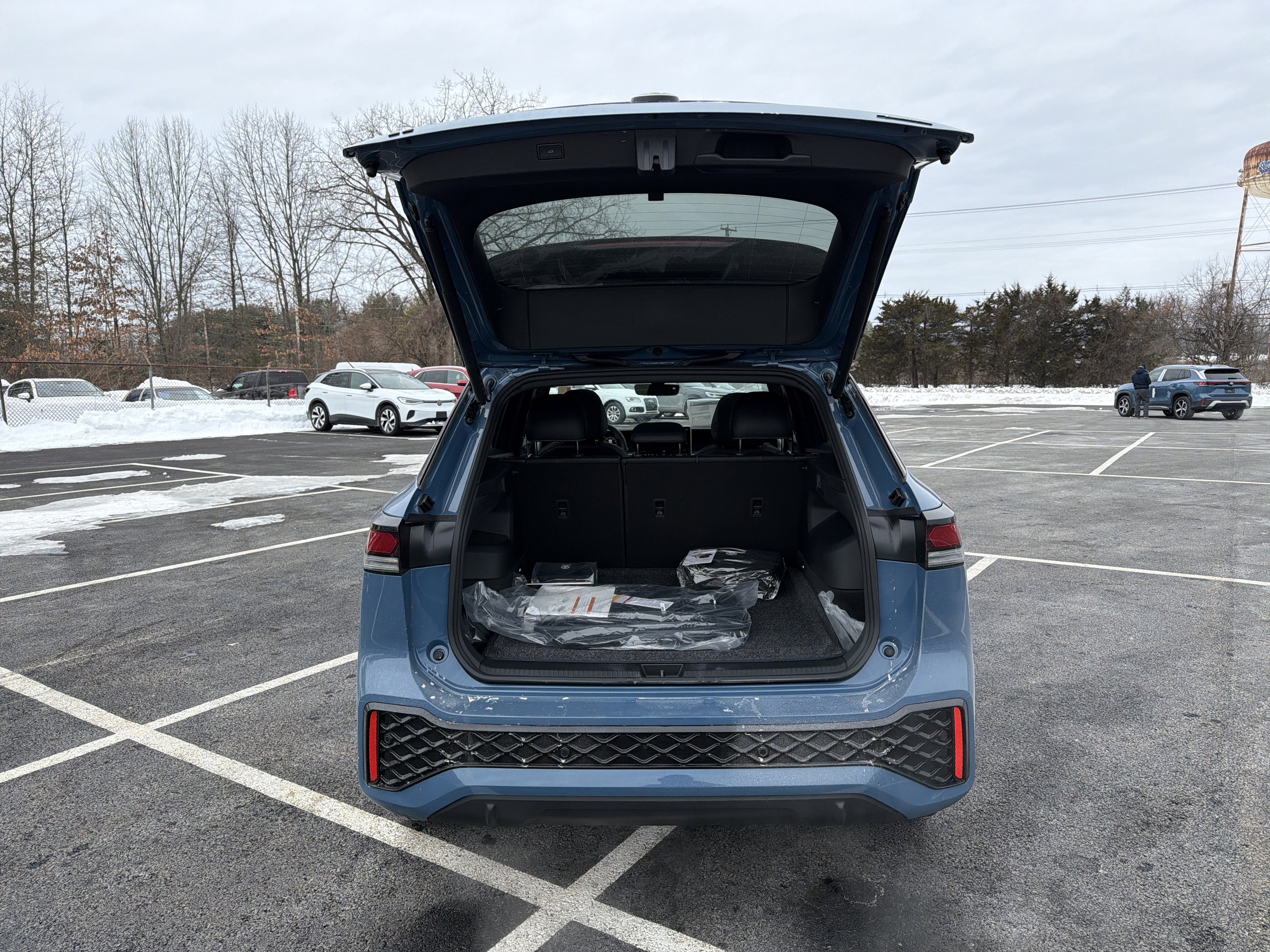 2026 Volkswagen Tiguan 2.0T SE R-Line Black