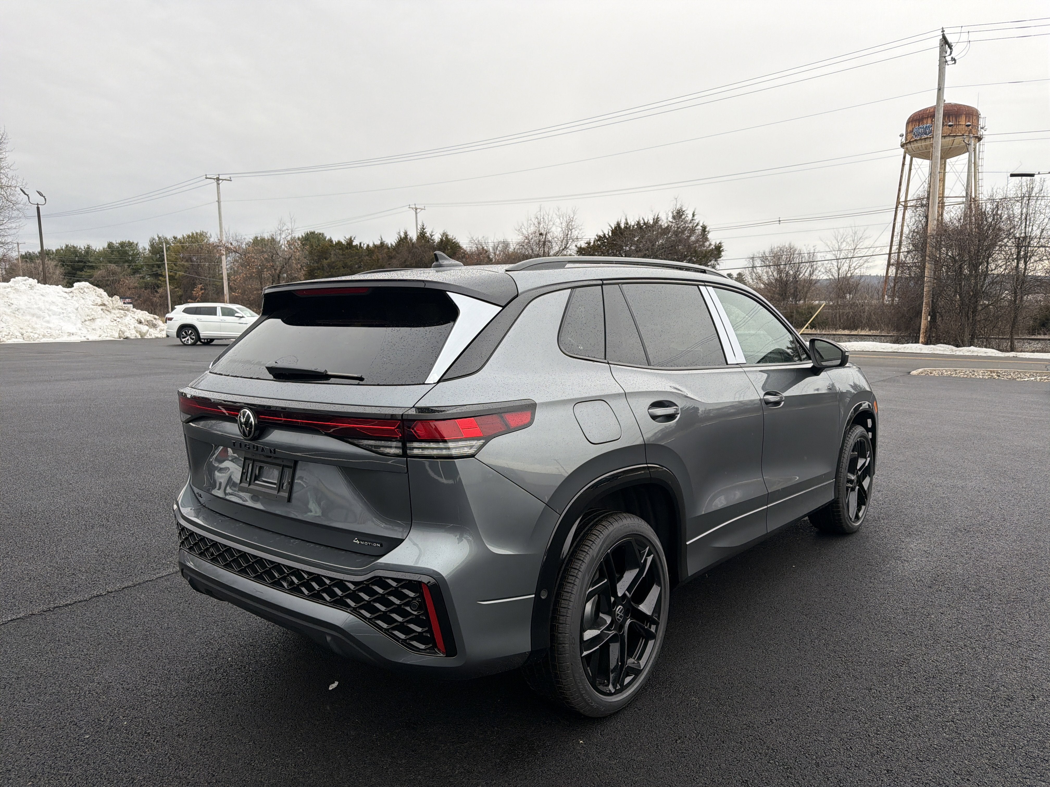 2026 Volkswagen Tiguan 2.0T SE R-Line Black