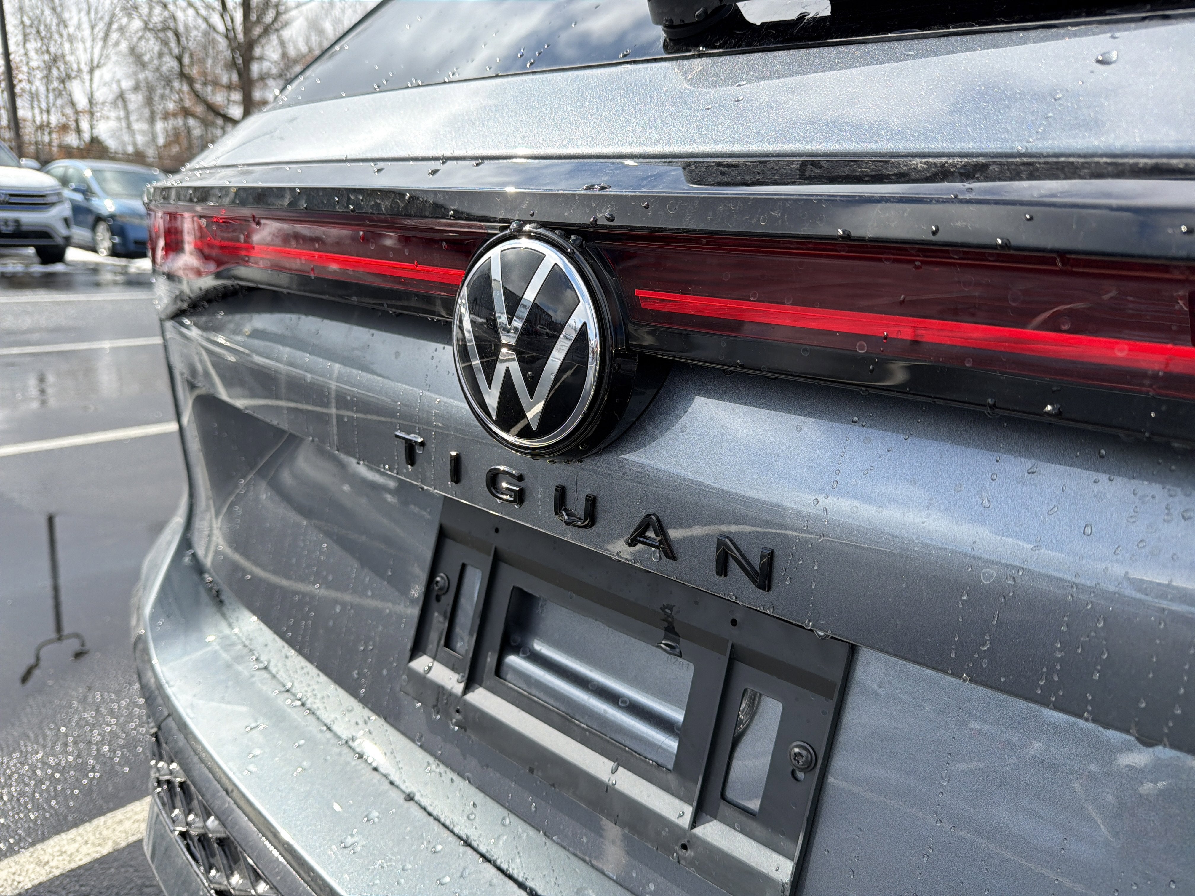 2026 Volkswagen Tiguan 2.0T SE R-Line Black