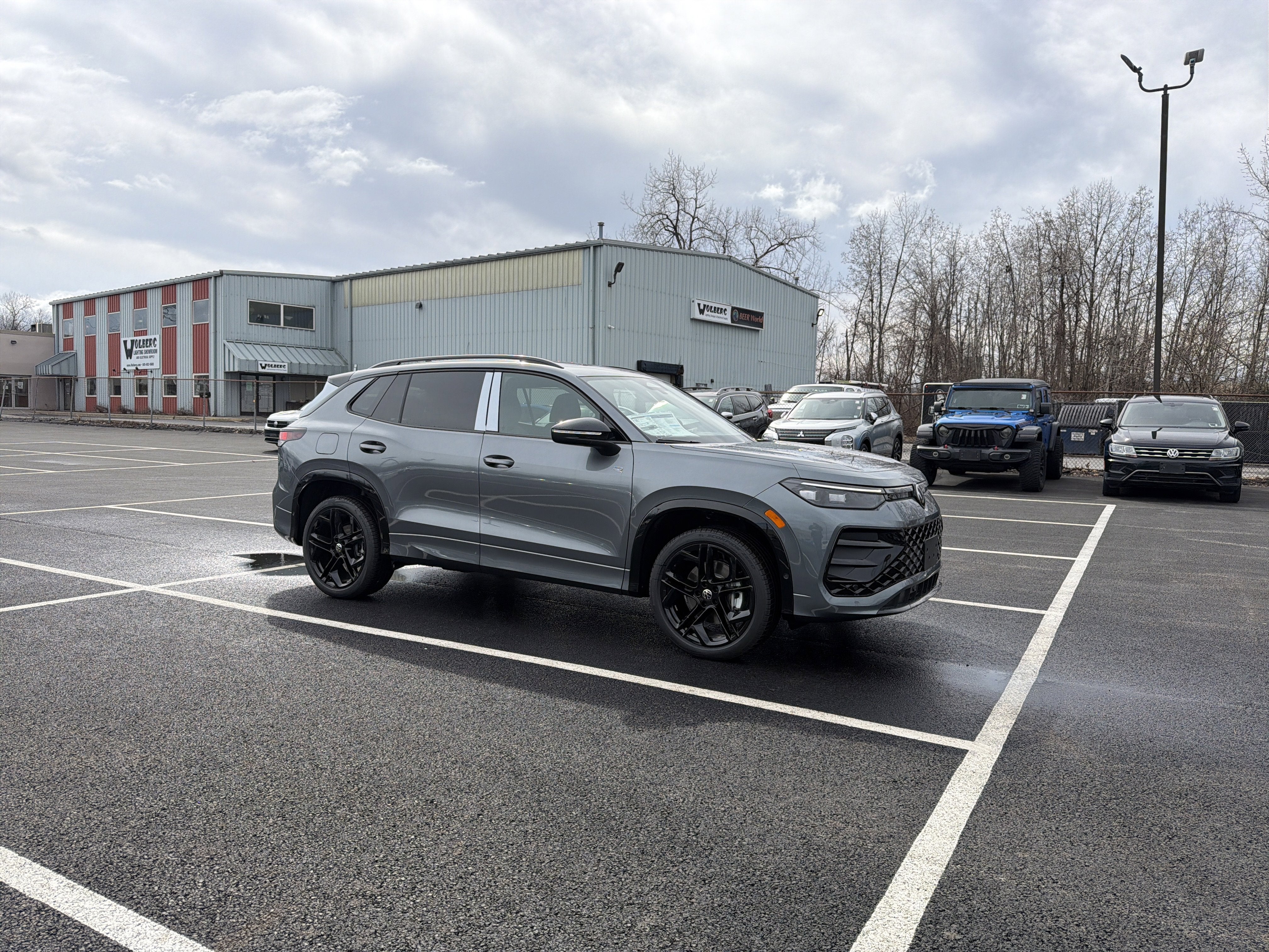 2026 Volkswagen Tiguan SE R-Line Black