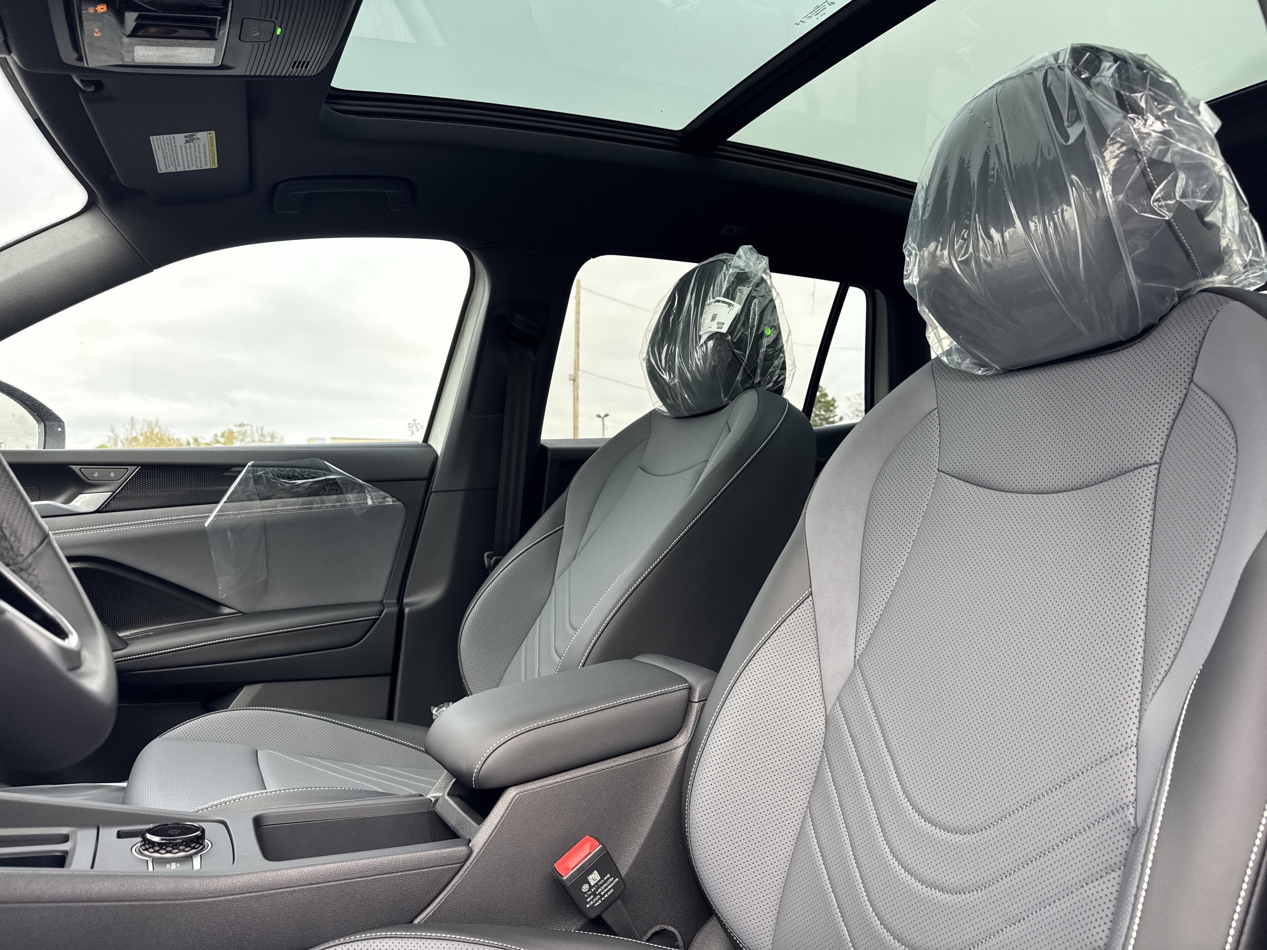 2025 Volkswagen Tiguan 2.0T SE R-Line Black