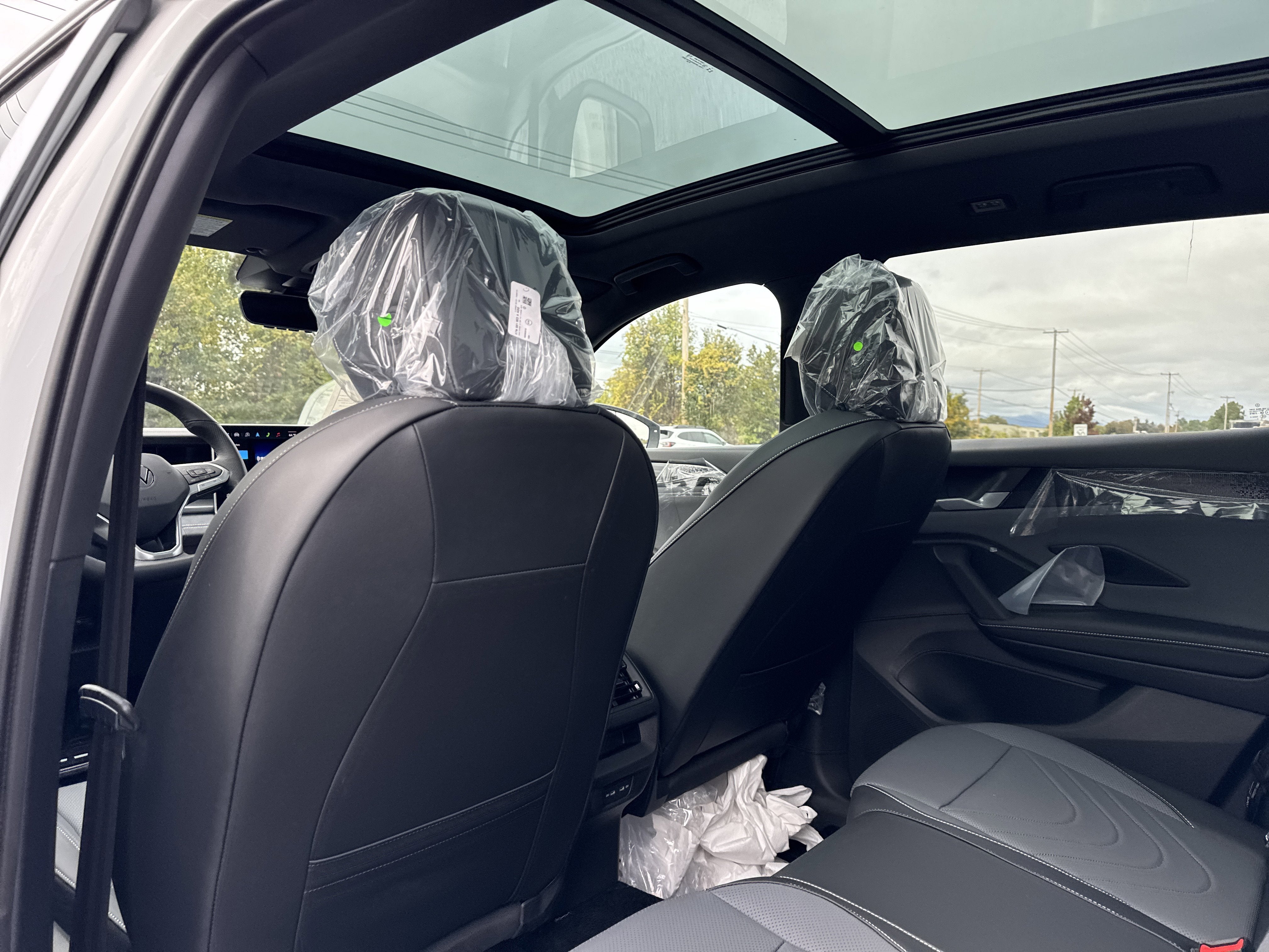 2025 Volkswagen Tiguan 2.0T SE R-Line Black