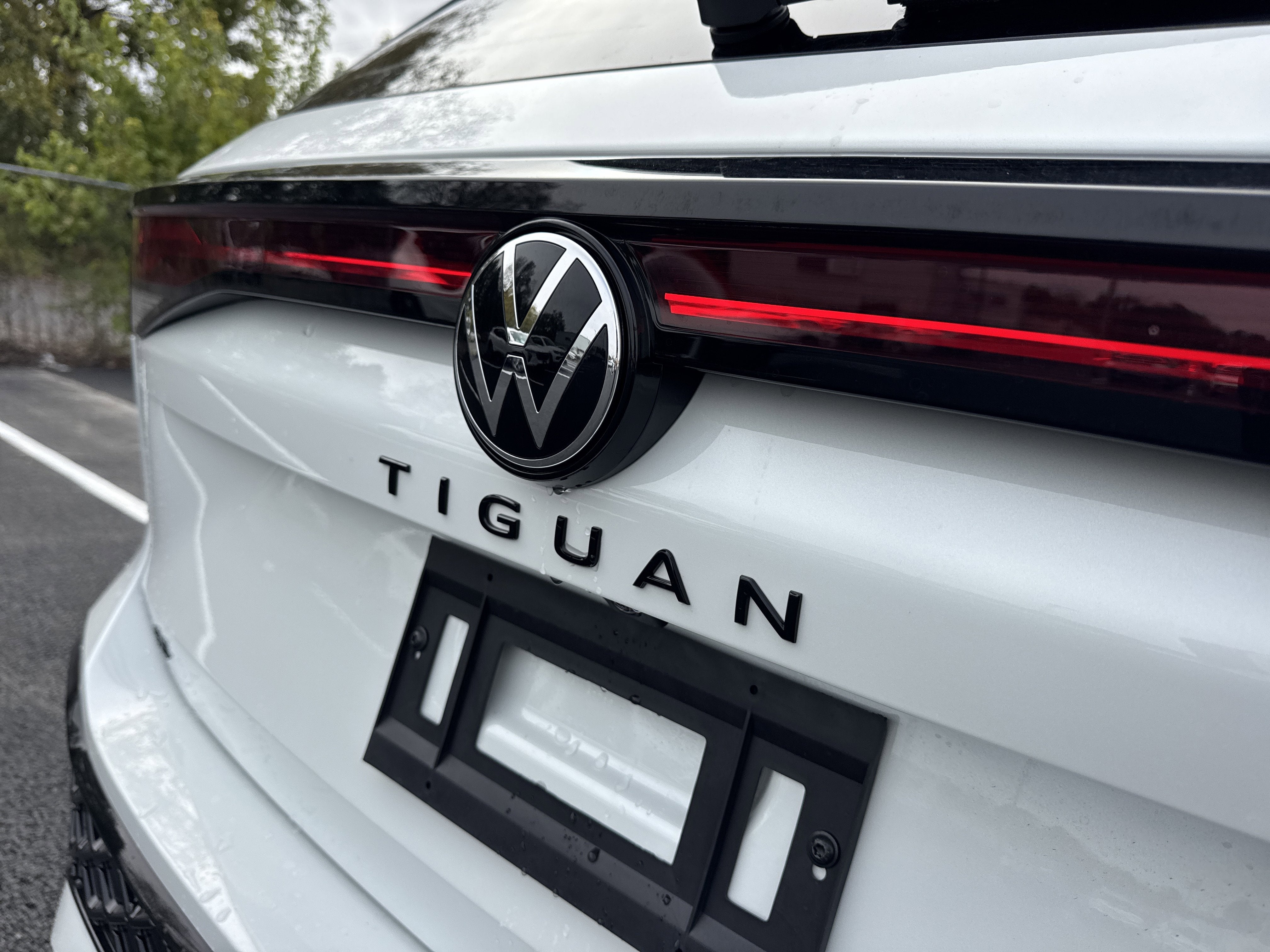2025 Volkswagen Tiguan 2.0T SE R-Line Black