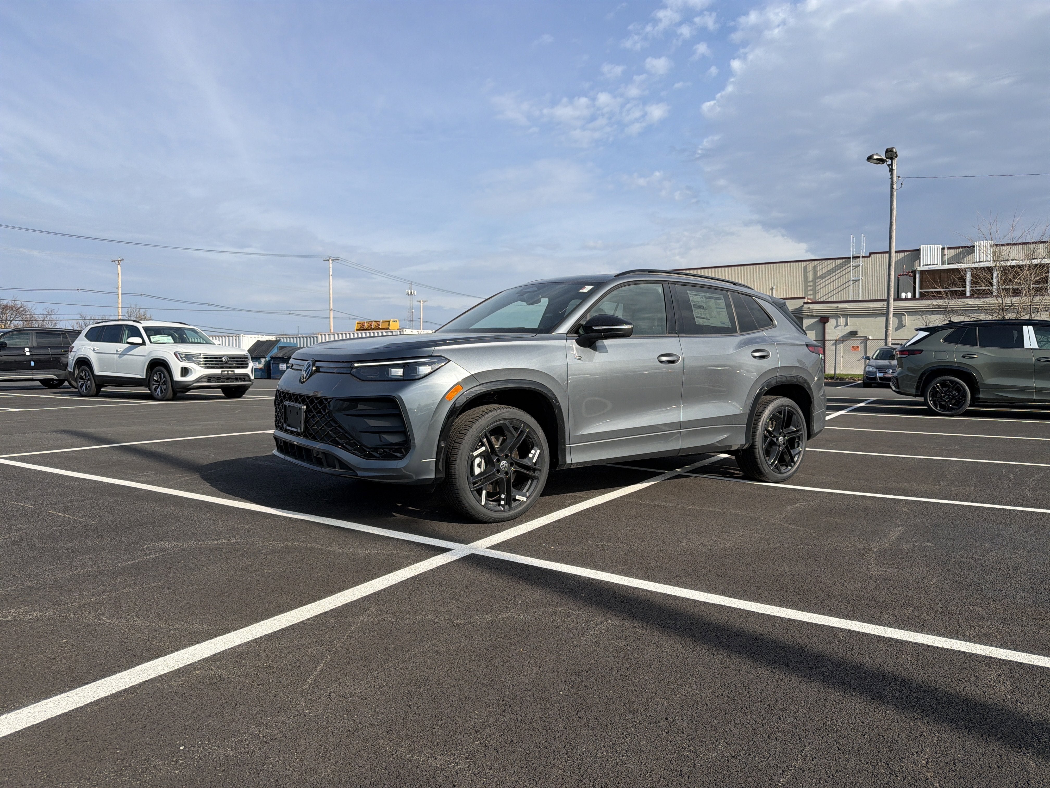 2026 Volkswagen Tiguan 2.0T SE R-Line Black