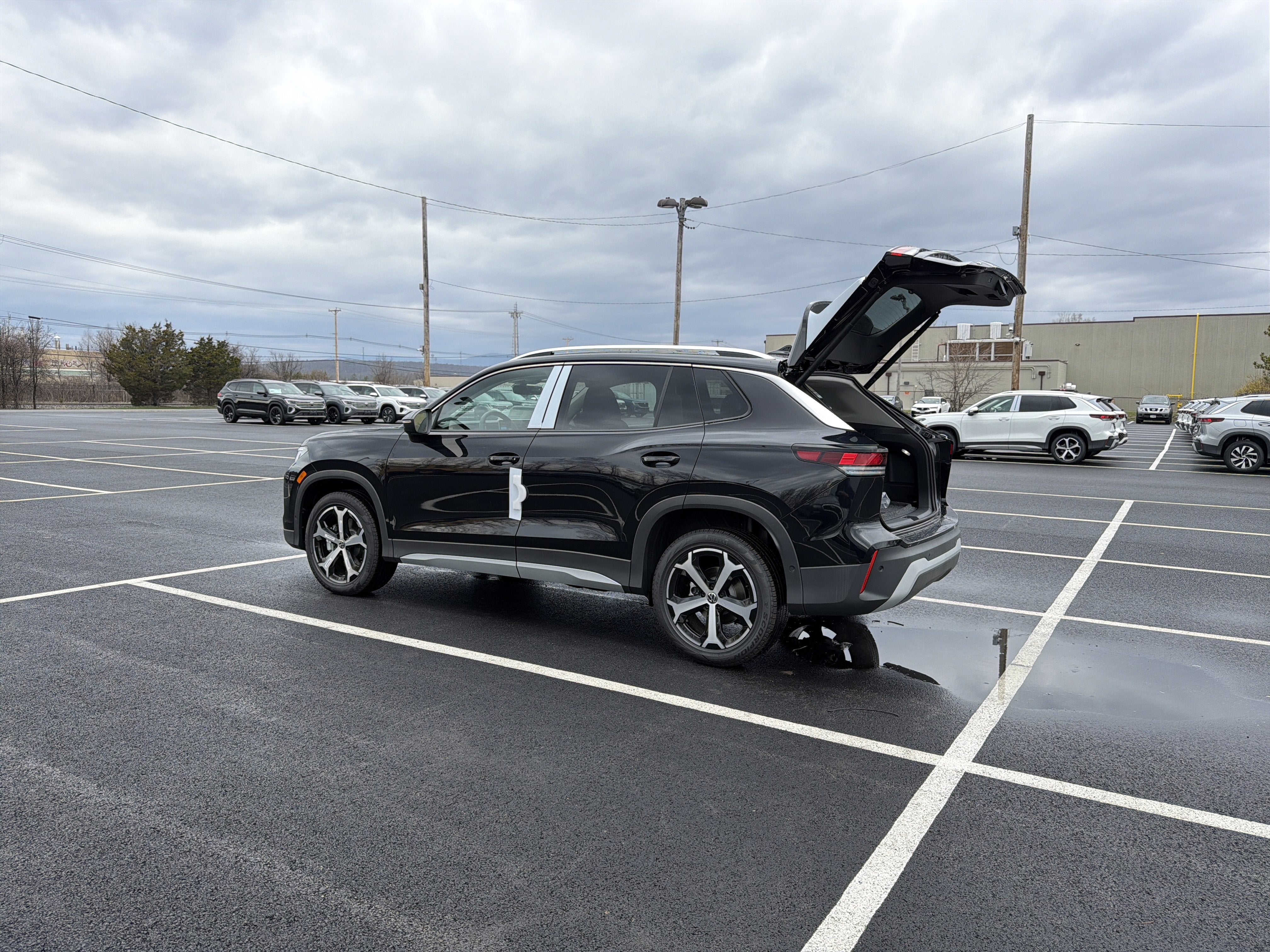 2026 Volkswagen Tiguan 2.0T SE