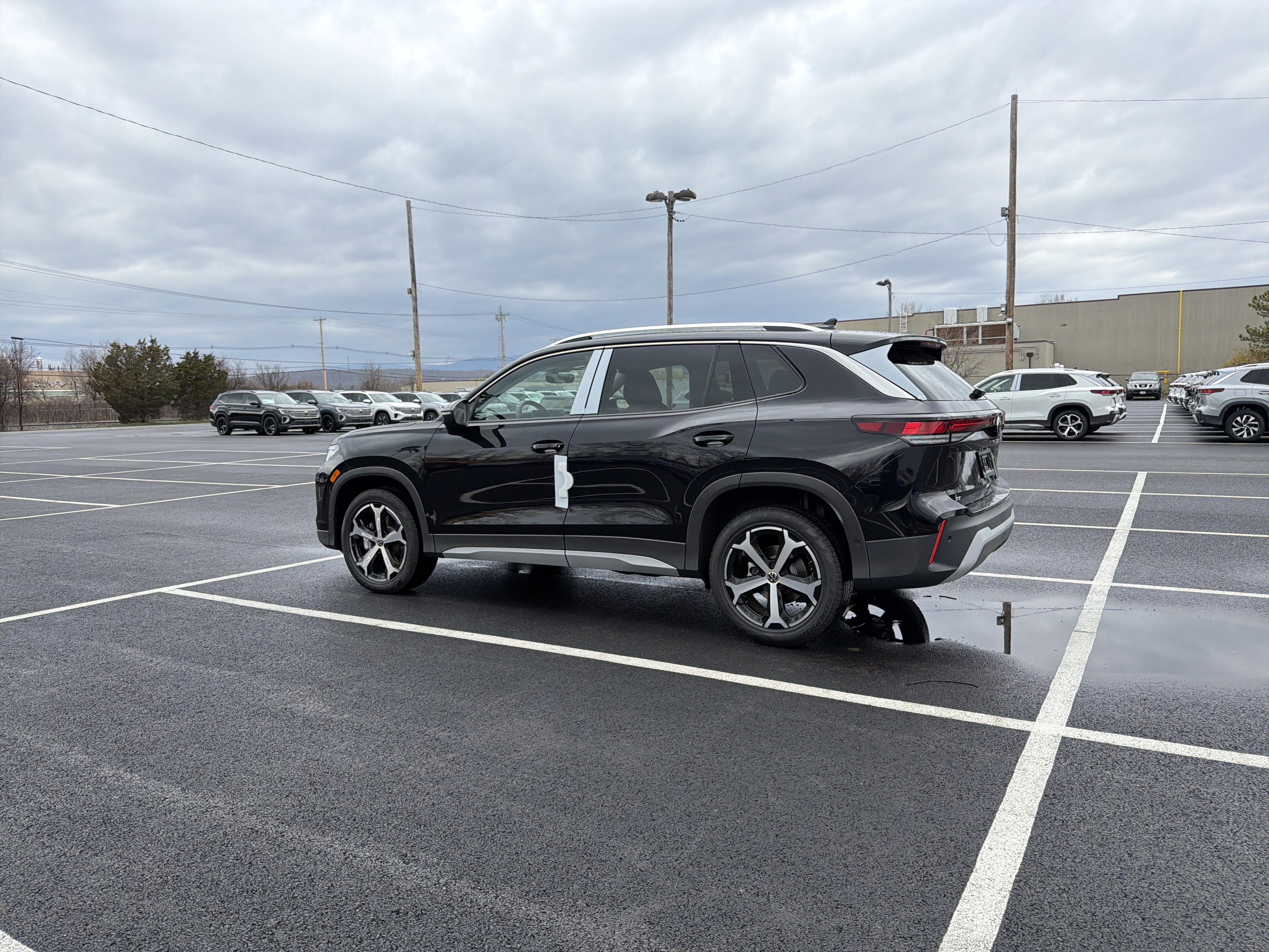 2026 Volkswagen Tiguan 2.0T SE