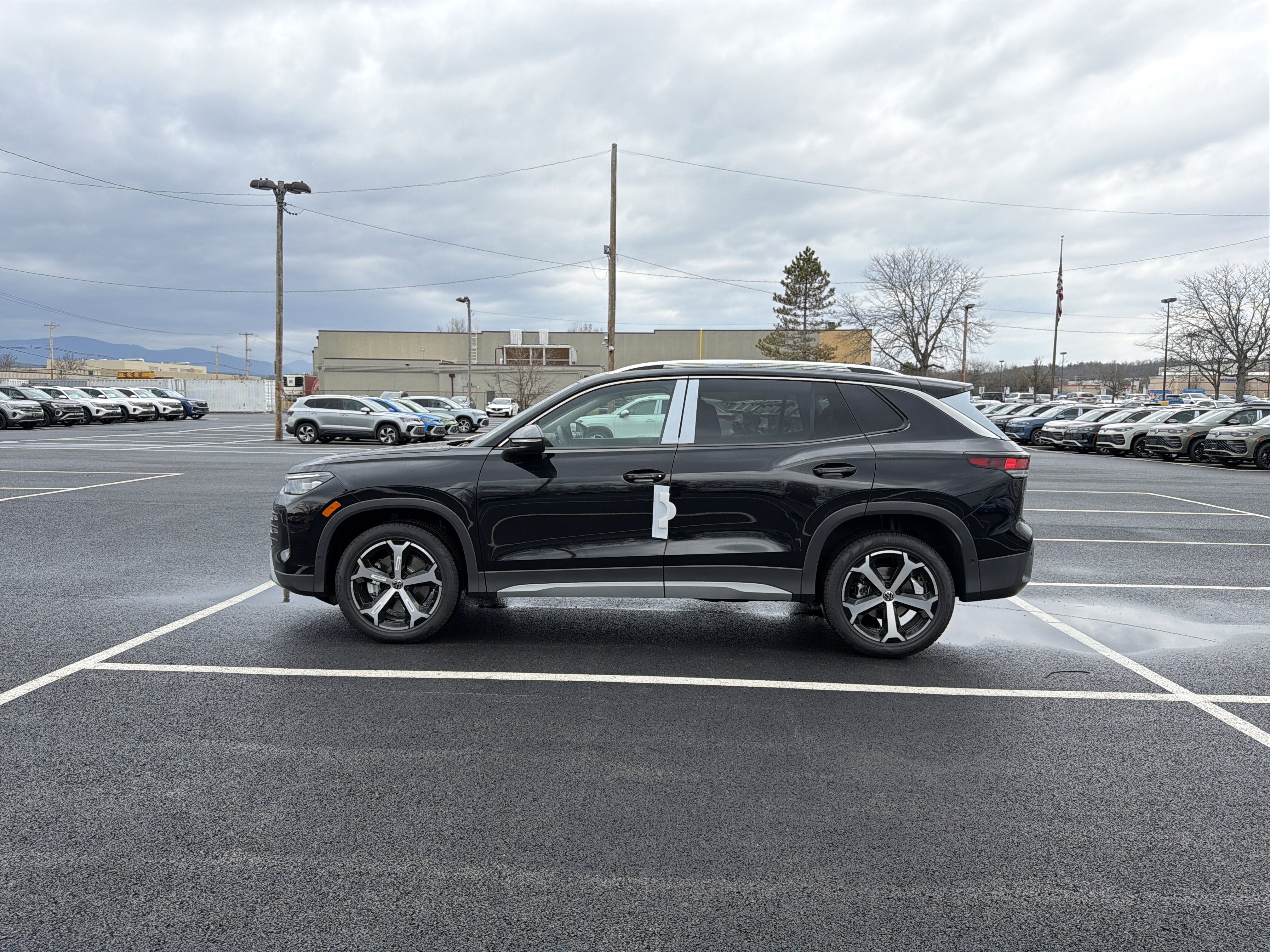 2026 Volkswagen Tiguan 2.0T SE