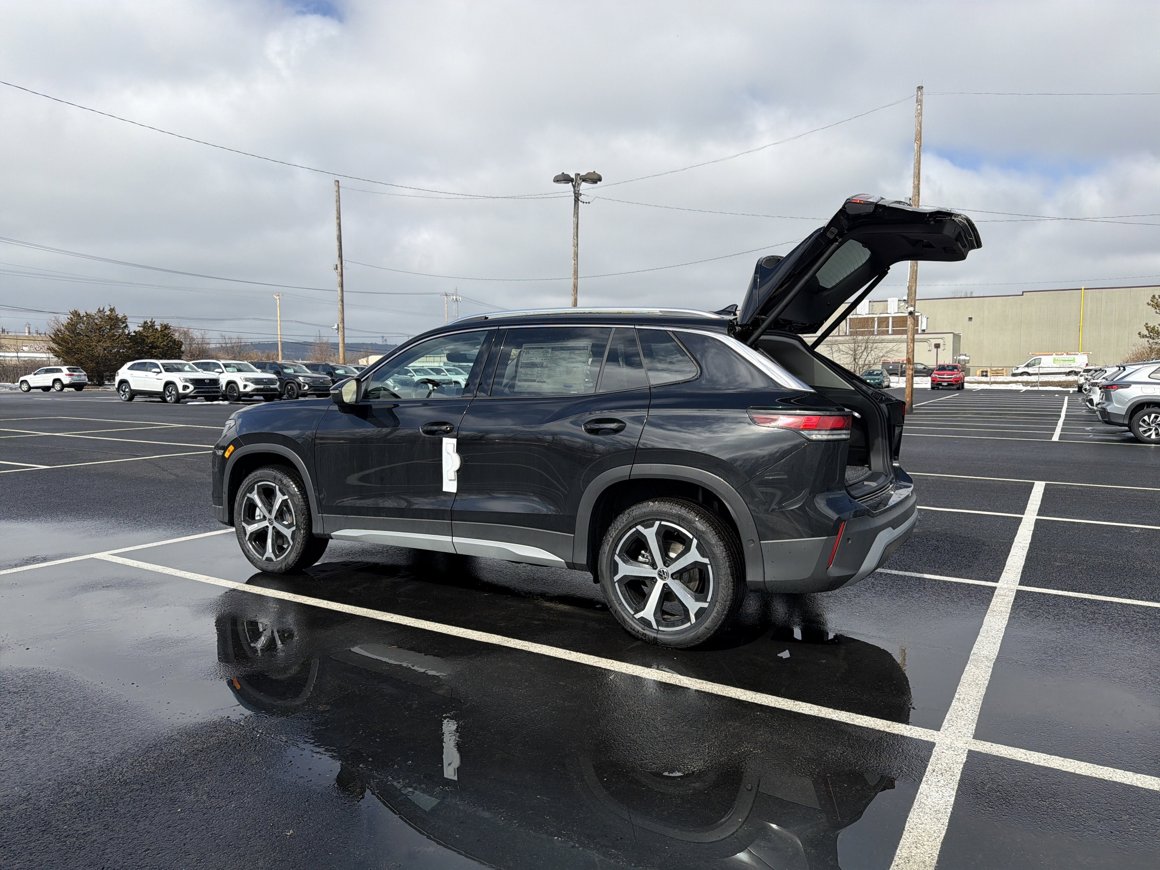 2026 Volkswagen Tiguan 2.0T SE