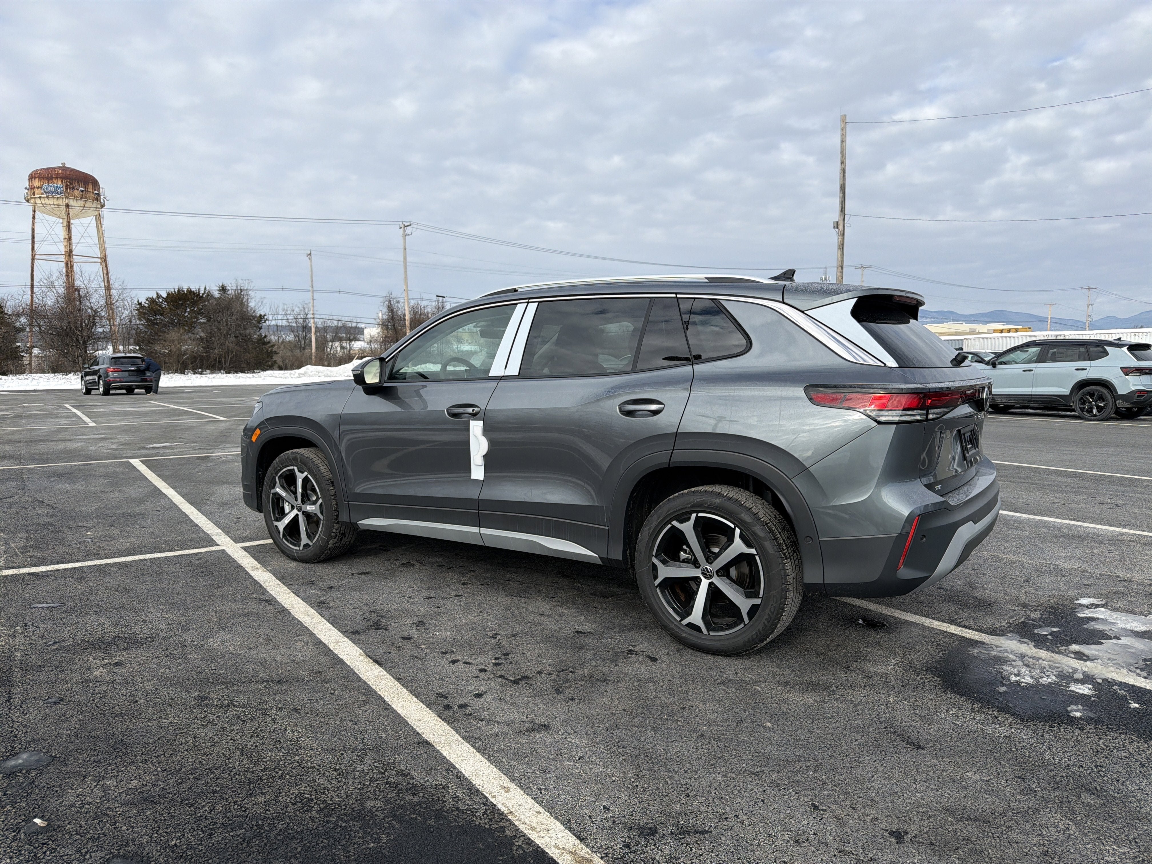 2026 Volkswagen Tiguan 2.0T SE