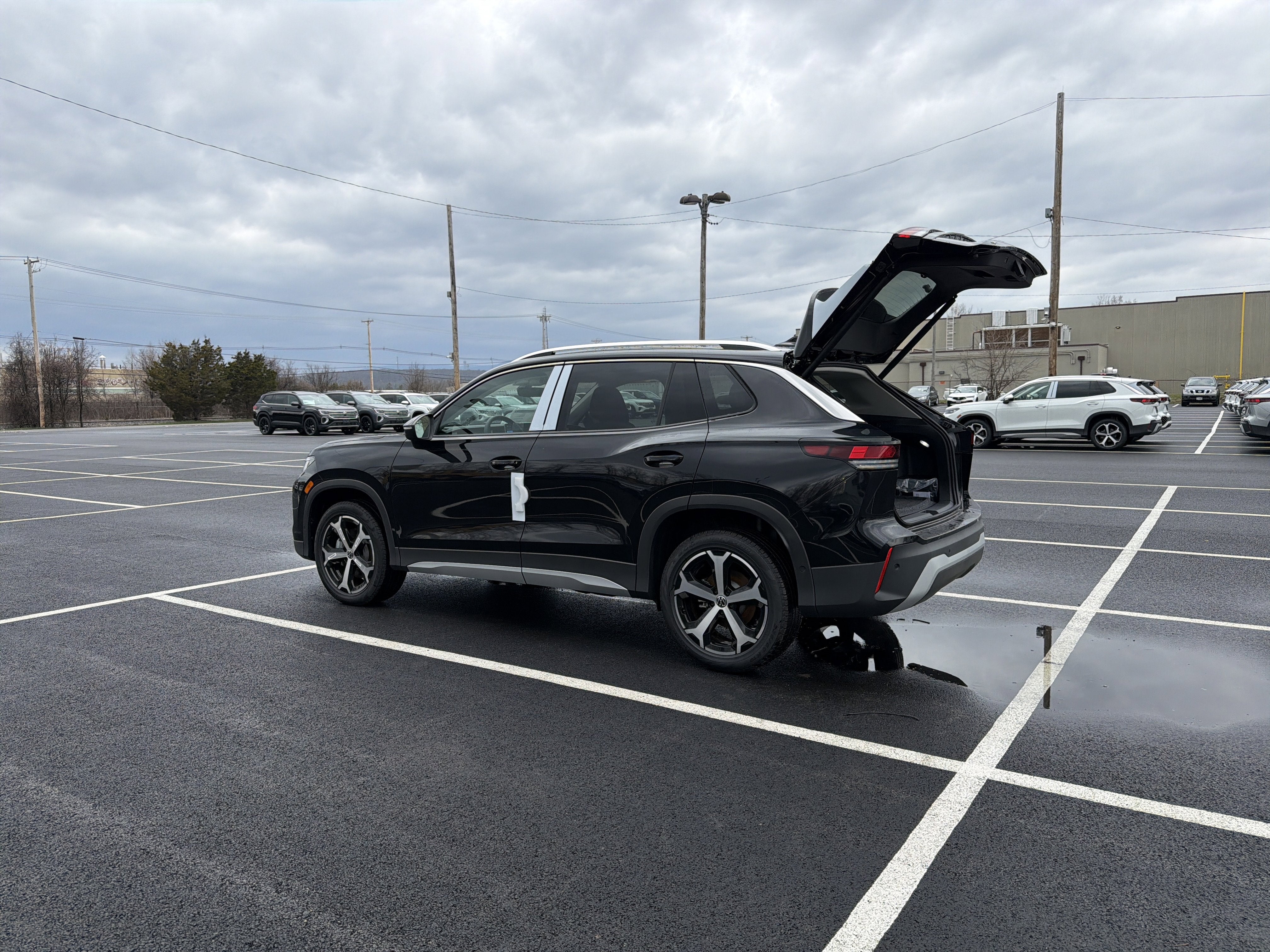 2026 Volkswagen Tiguan 2.0T SE