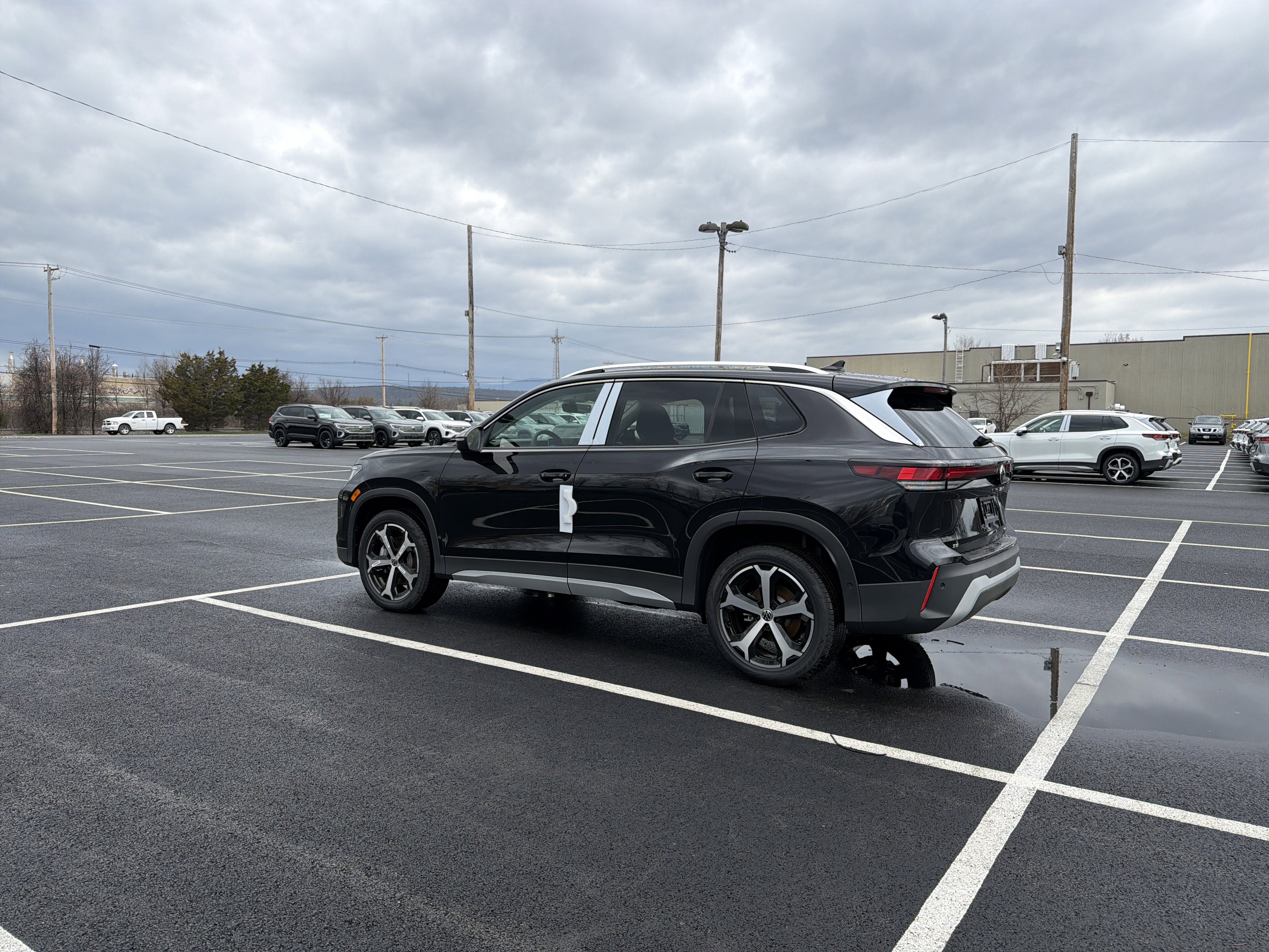 2026 Volkswagen Tiguan 2.0T SE