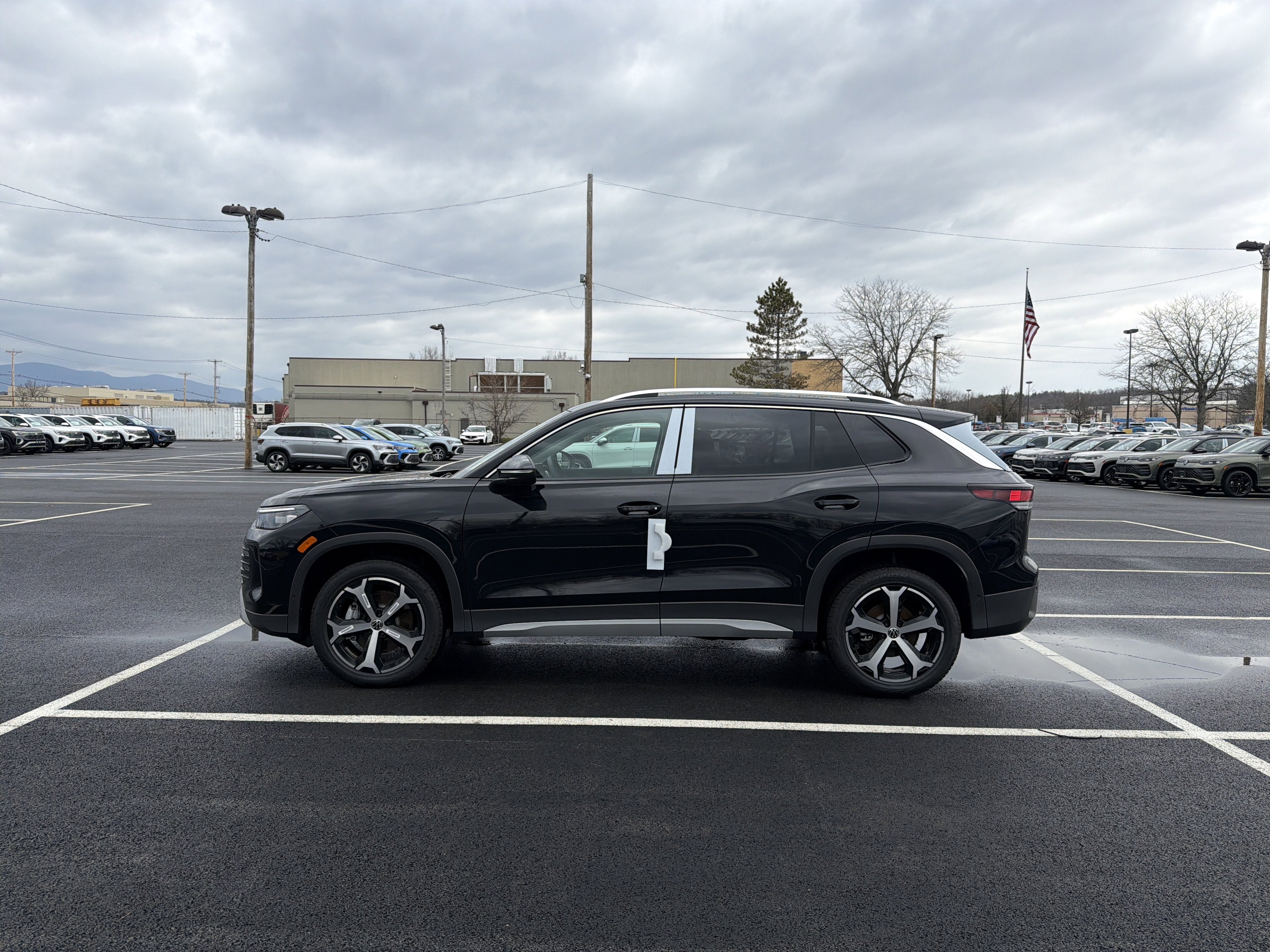 2026 Volkswagen Tiguan 2.0T SE