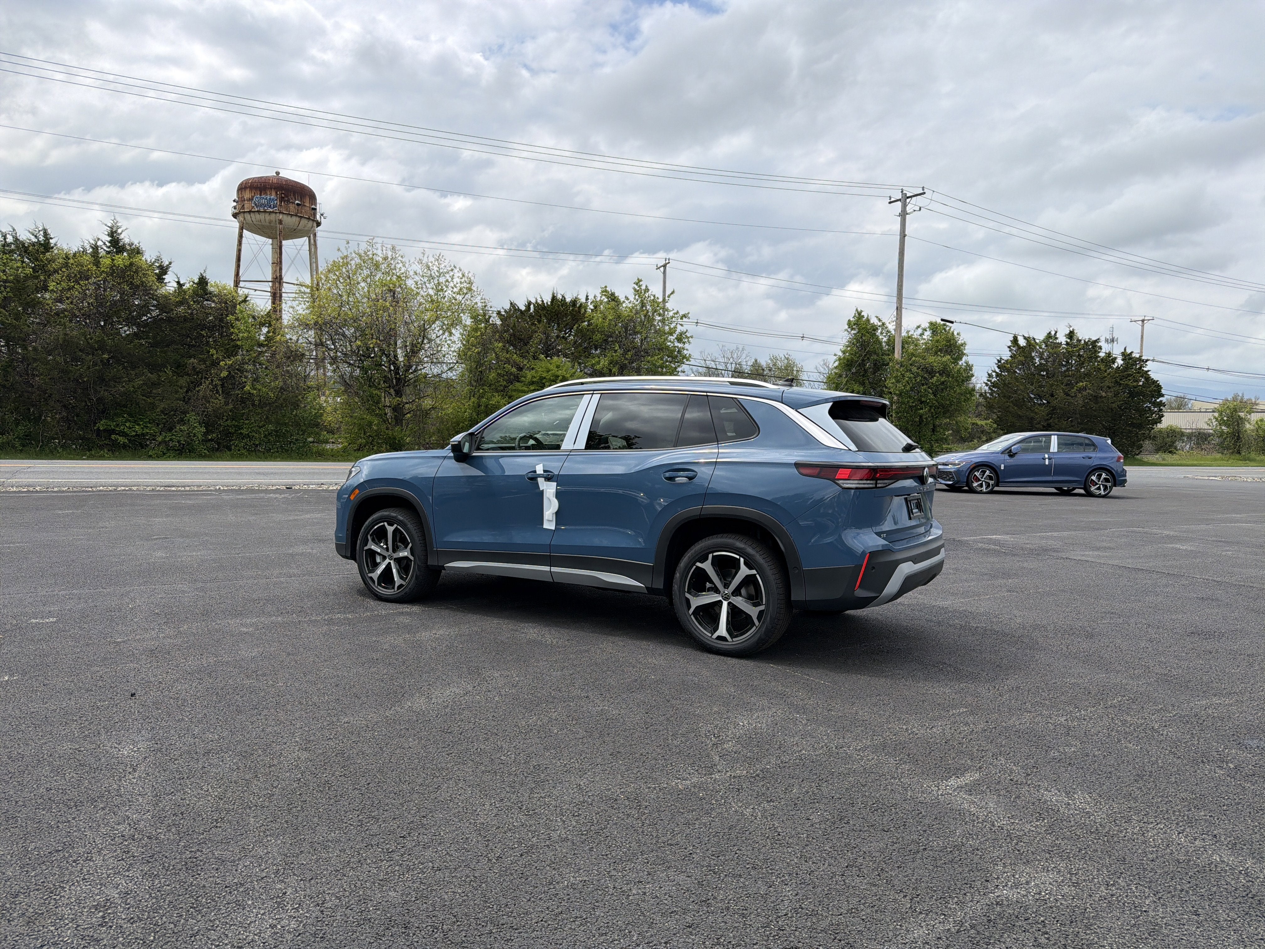 2026 Volkswagen Tiguan 2.0T SE