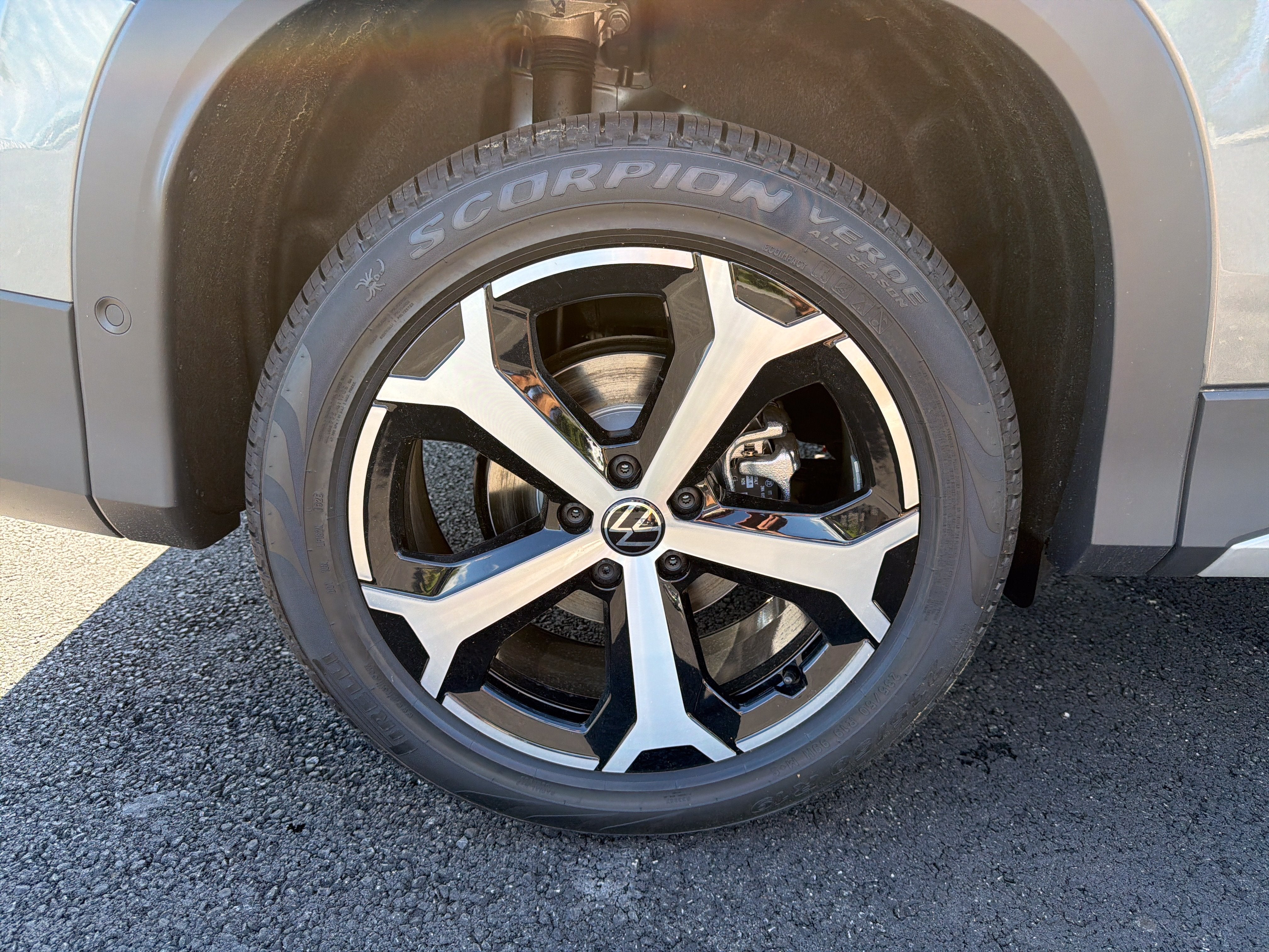 2026 Volkswagen Tiguan 2.0T SE